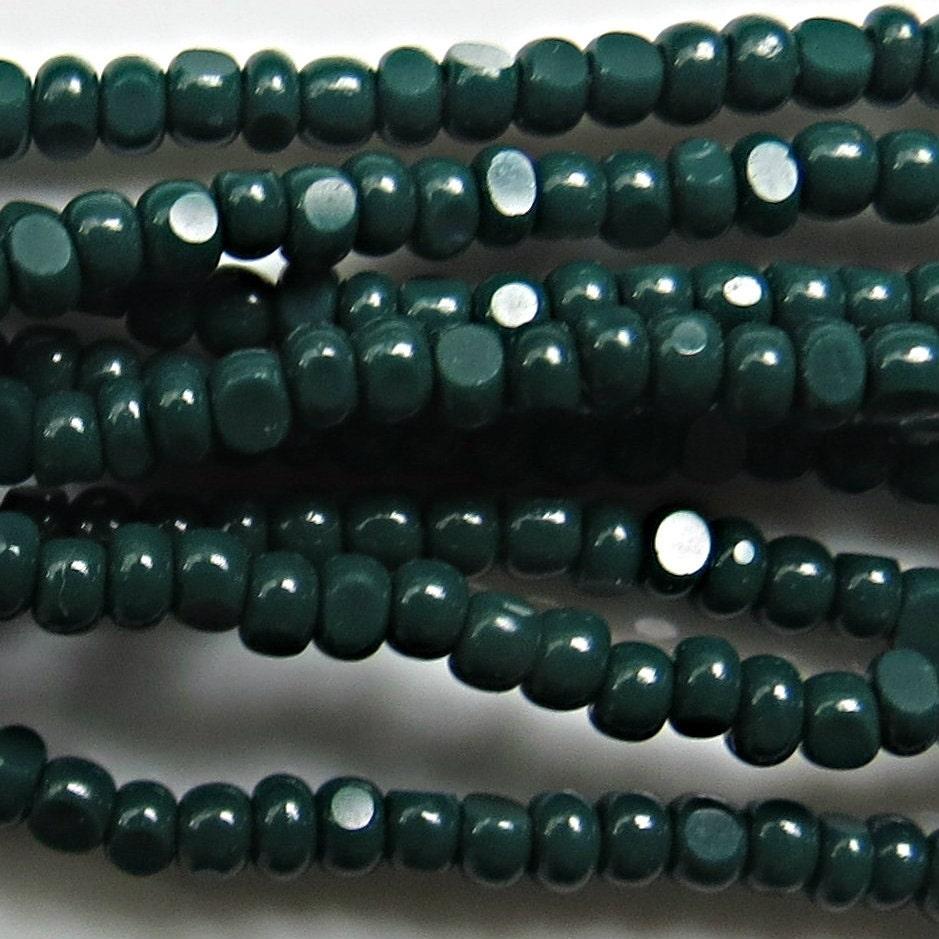 11/0 Hanks Charlotte Cut Beads 53270 Emerald Opaque 1/5/25/50/100 Hanks 2.0mm glass beads, jewelry supply, findings, craft supply vintage