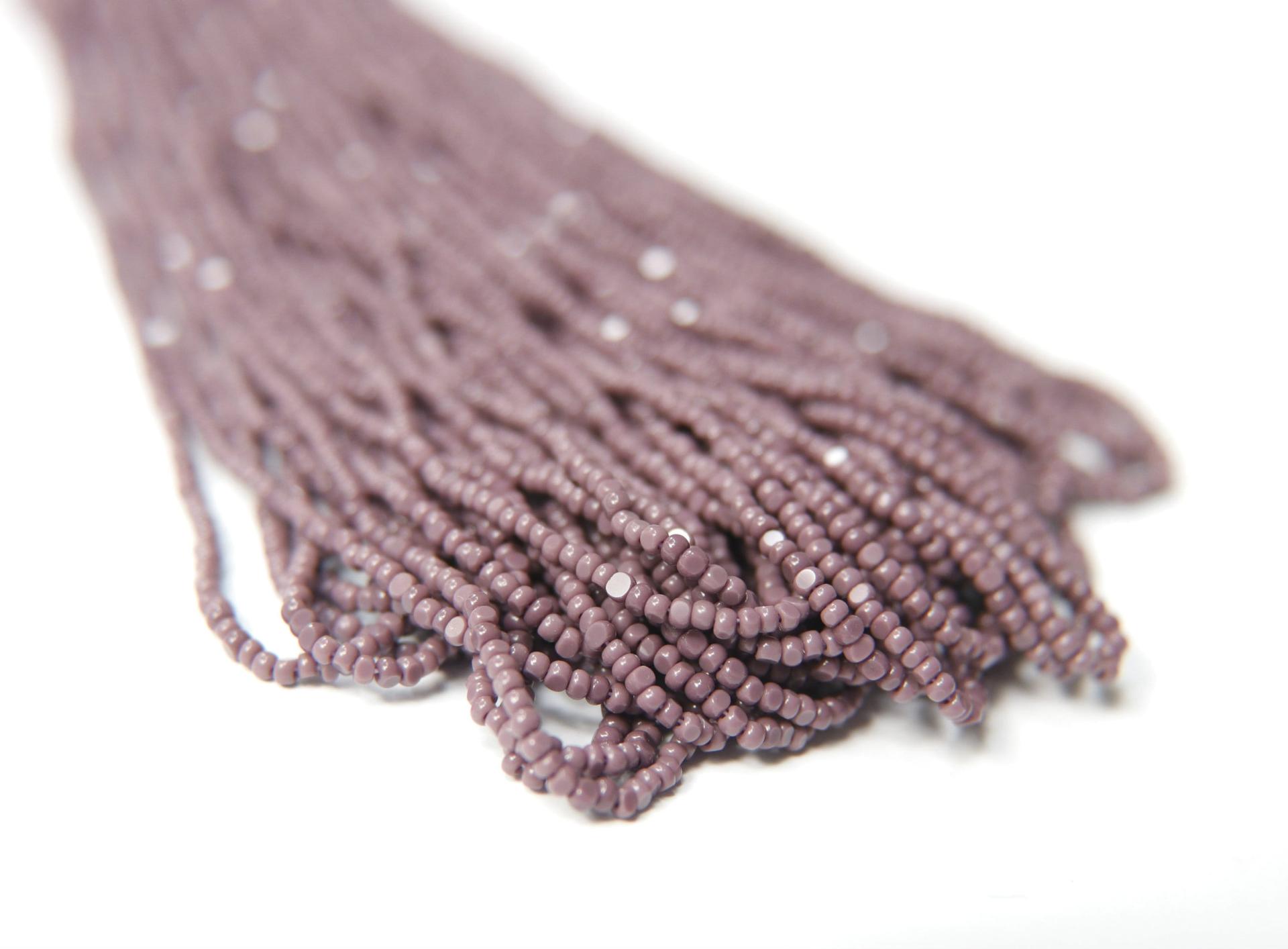 11/0 Hanks Charlotte Cut Beads 23040 Opaque Amethyst 1/5/25/50/100 Hanks 2.0mm indian beads, glass beads, jewelry supply, findings, craft