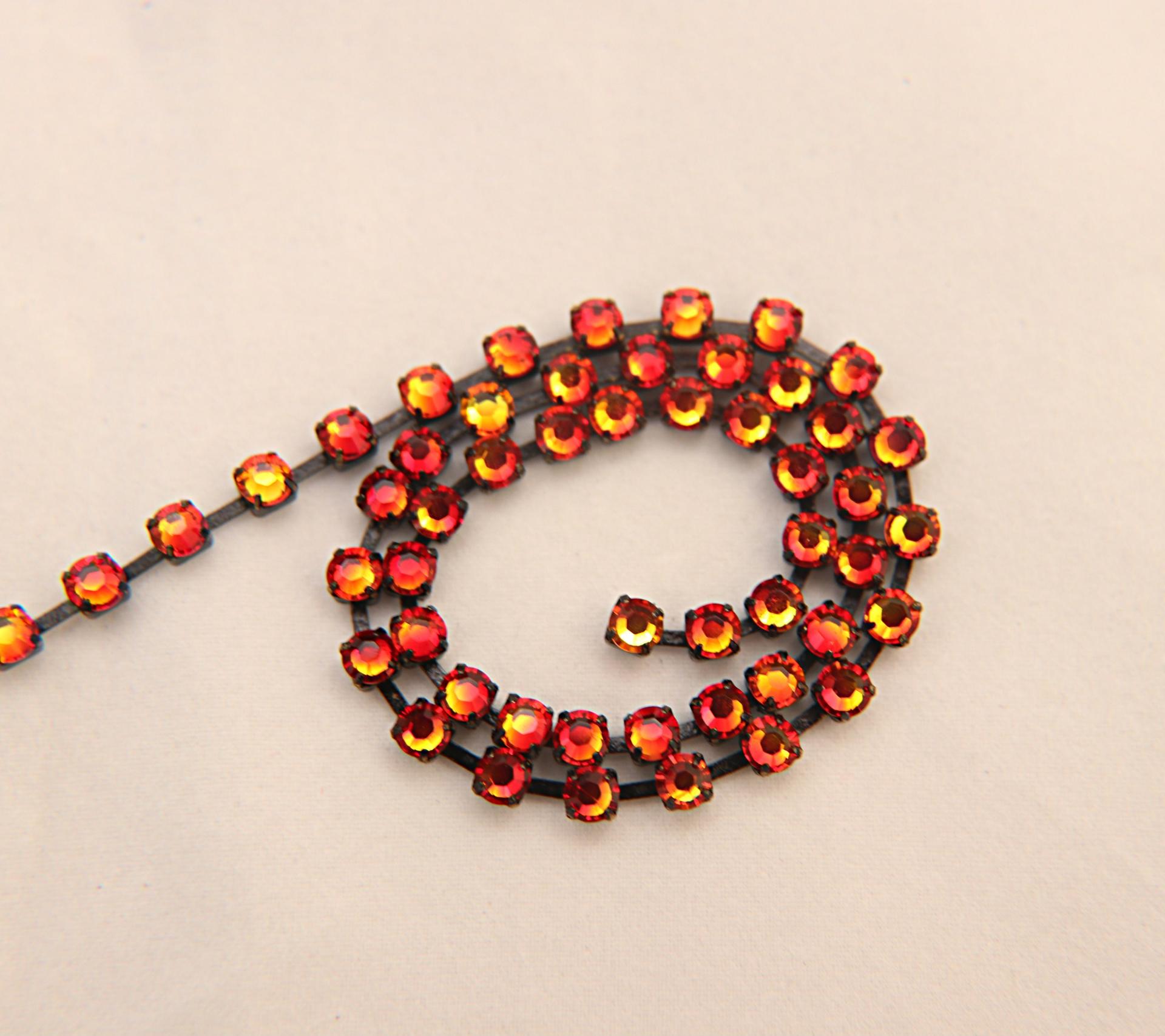 16ss Swarovski 2088 Chain in Flat Back Fireopal (4mm) 0.5/1/2/5 Meters Vintage Black Settings Wedding Cake Decoration Brooch Bouquet Supply