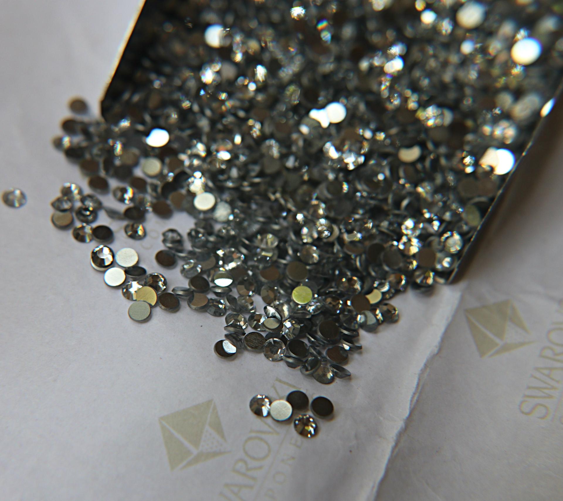 12SS Swarovski Flatbacks in Crystal Chaton Roses 2088 (3.2mm) Made in Austria 72/144/720/1440 Pieces Nail art decoration, craft supplies