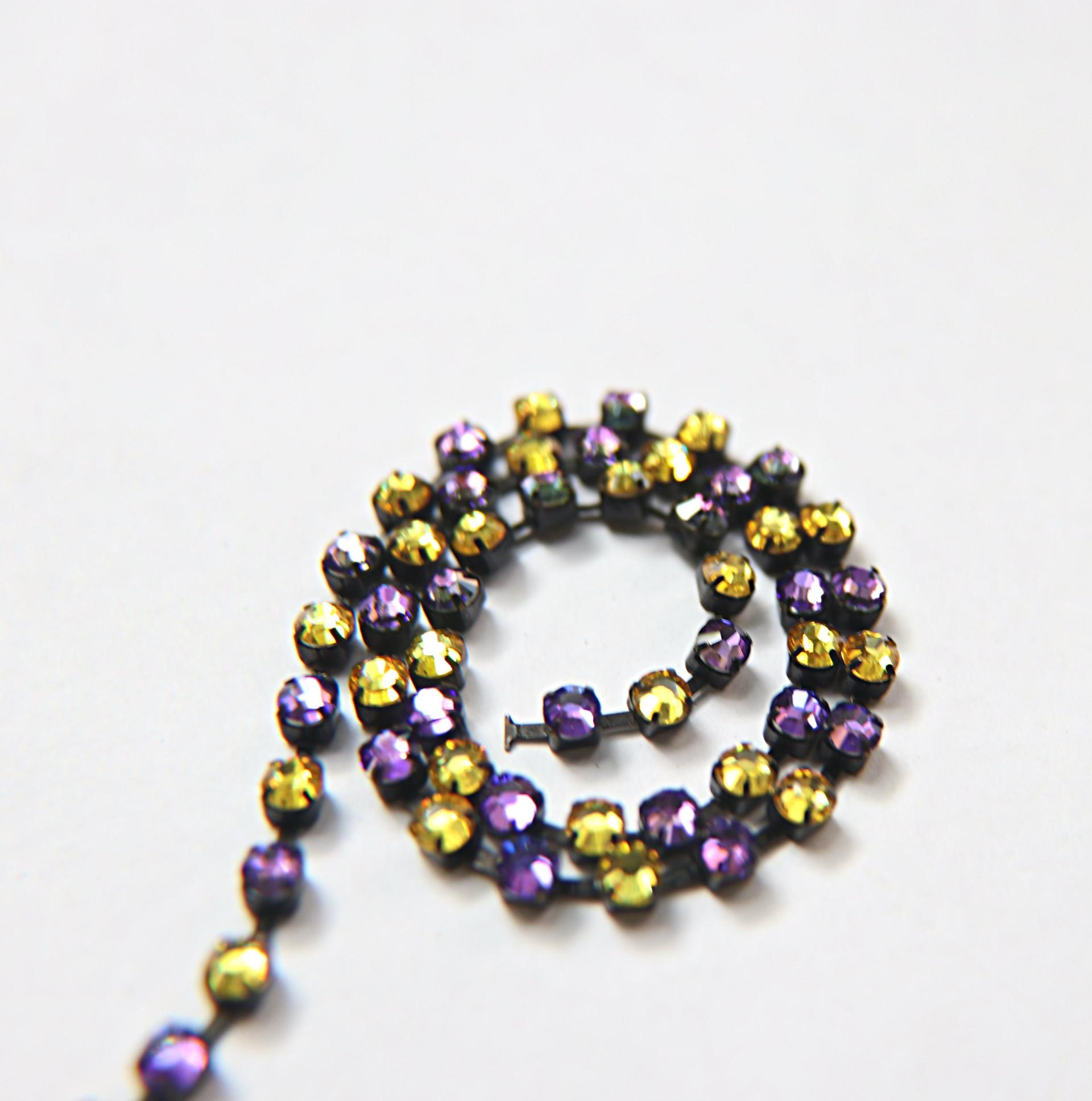 16ss Swarovski 2088 Chain in Flat Back Purple Mix (4mm) 0.5/1/2/5 Meters Vintage Black Settings Bridal Supplies, strass chains, embroidery