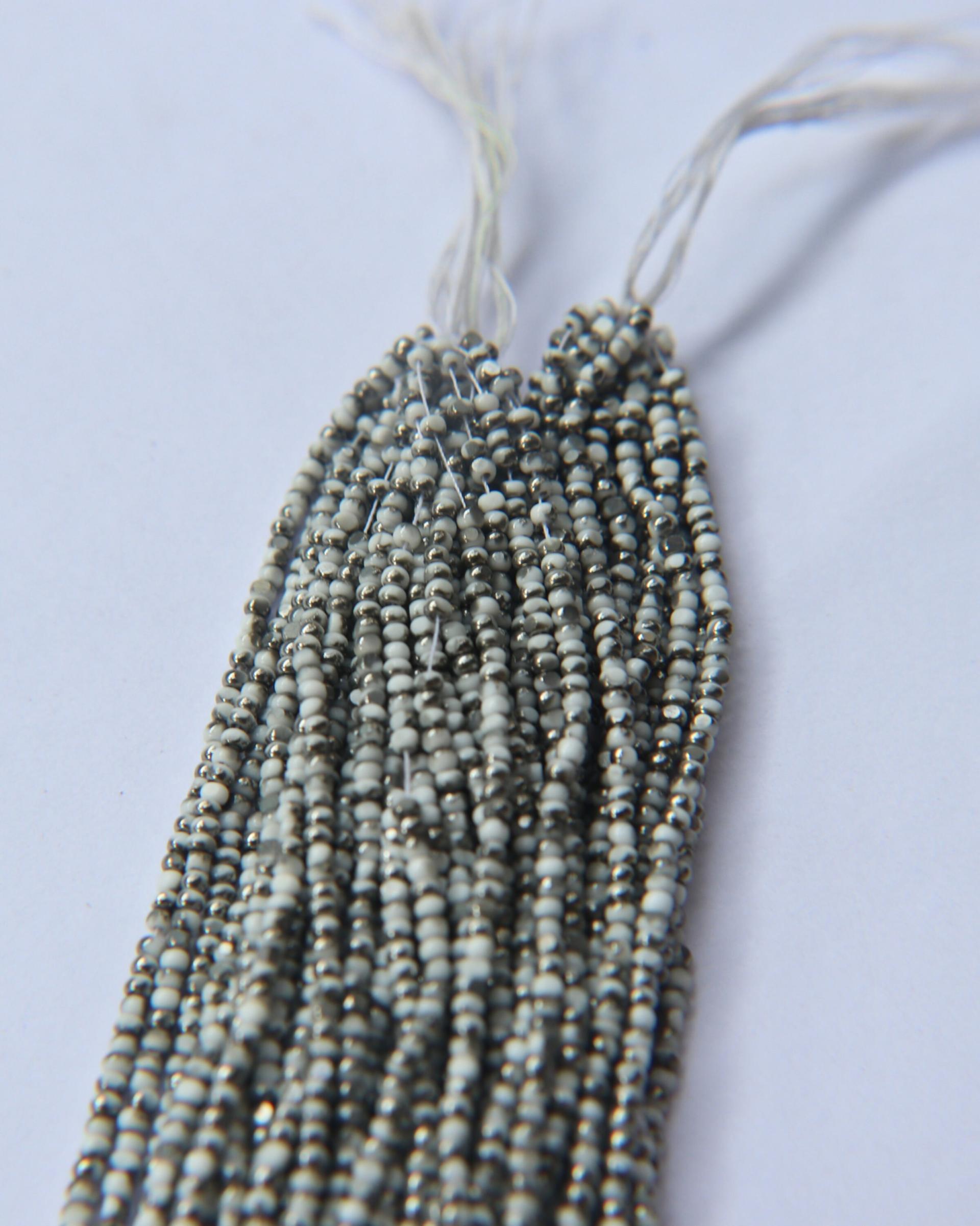 11/0 Charlotte true Cut Beads Patina Opaque Chalk White Gunmetal 10/20/50/250/500 Grams PREMIUM SEED Beads, vintage supplies