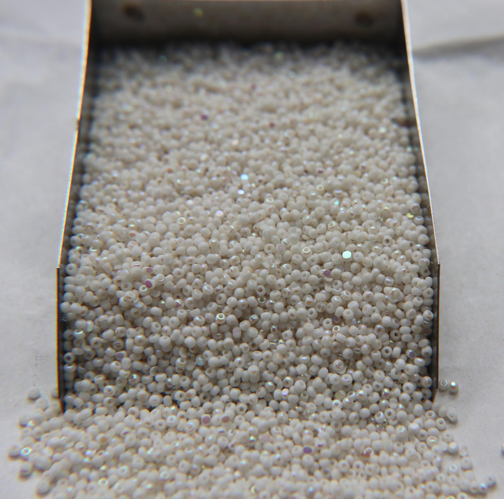 13/0 Charlotte Cut Beads Patina Chalk White Aurore Boreale 10/20/50/250/500 Grams PREMIUM MATERIALS