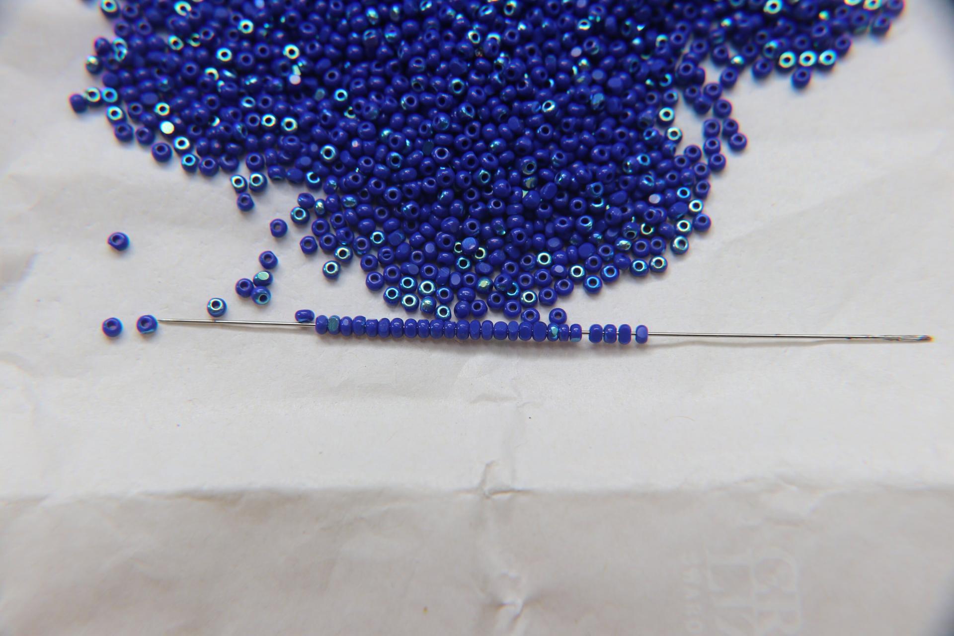 11/0 Charlotte Cut Beads Patina Medium Blue Opaque Aurore Boreale 10/20/50/250/500 Grams PREMIUM MATERIALS