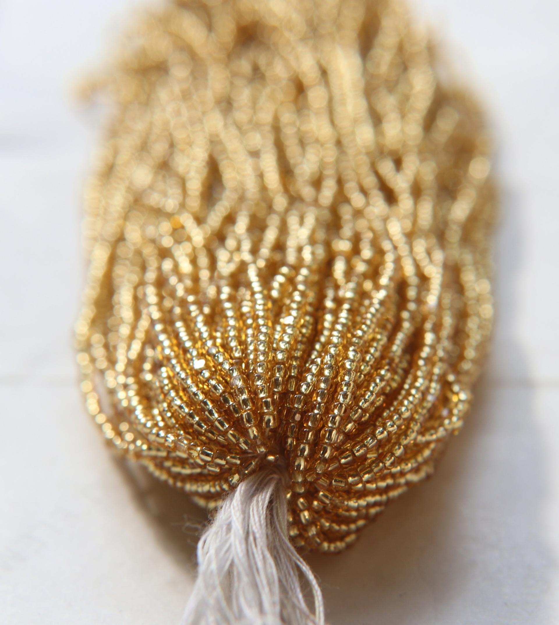 11/0 Hanks Charlotte Cut Beads 17020 Gold Silver Lined  1/5/25/50/100 Hanks 2.0mm glass beads, jewelry supply, findings, craft supply