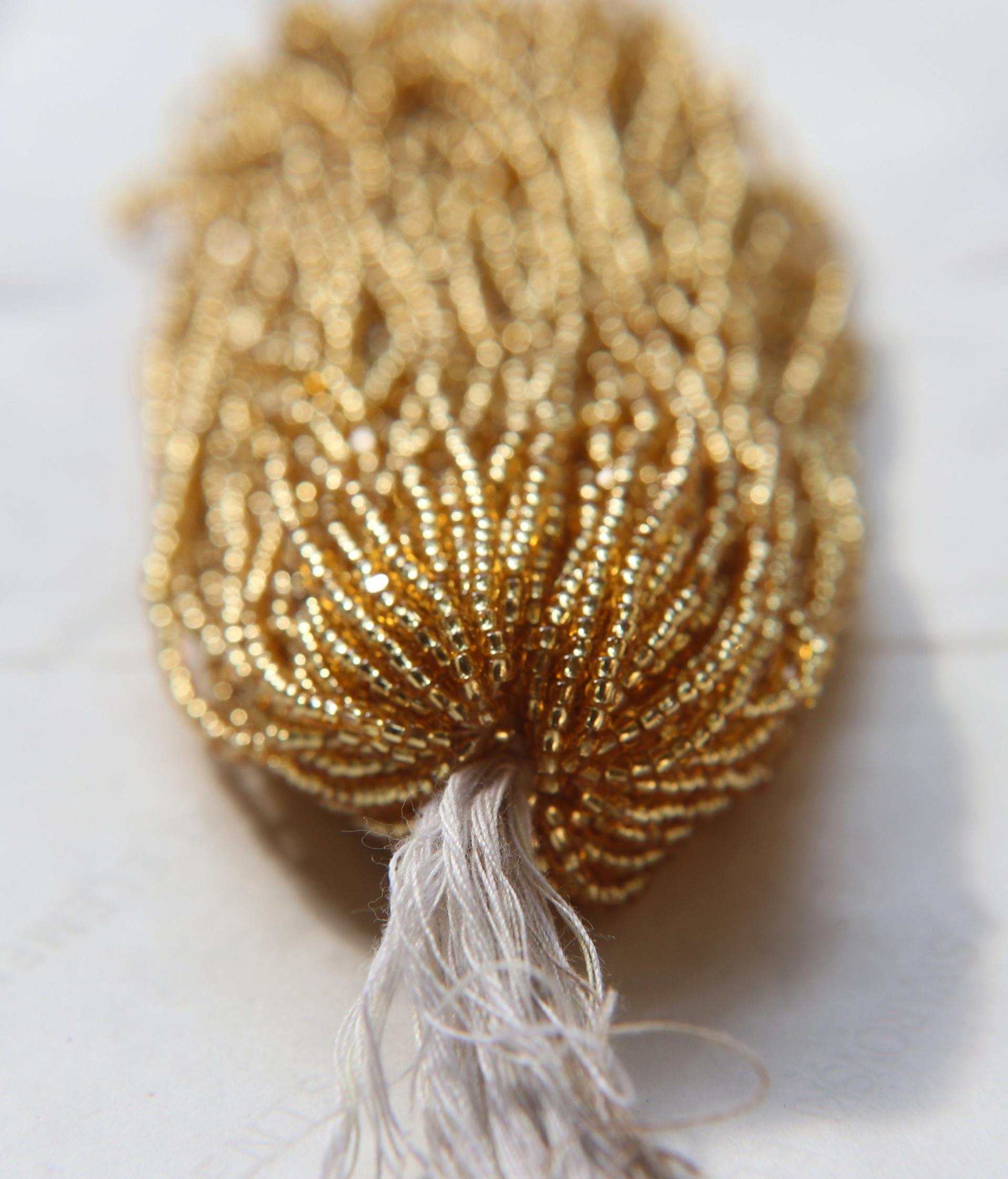 11/0 Hanks Charlotte Cut Beads 17020 Gold Silver Lined  1/5/25/50/100 Hanks 2.0mm glass beads, jewelry supply, findings, craft supply