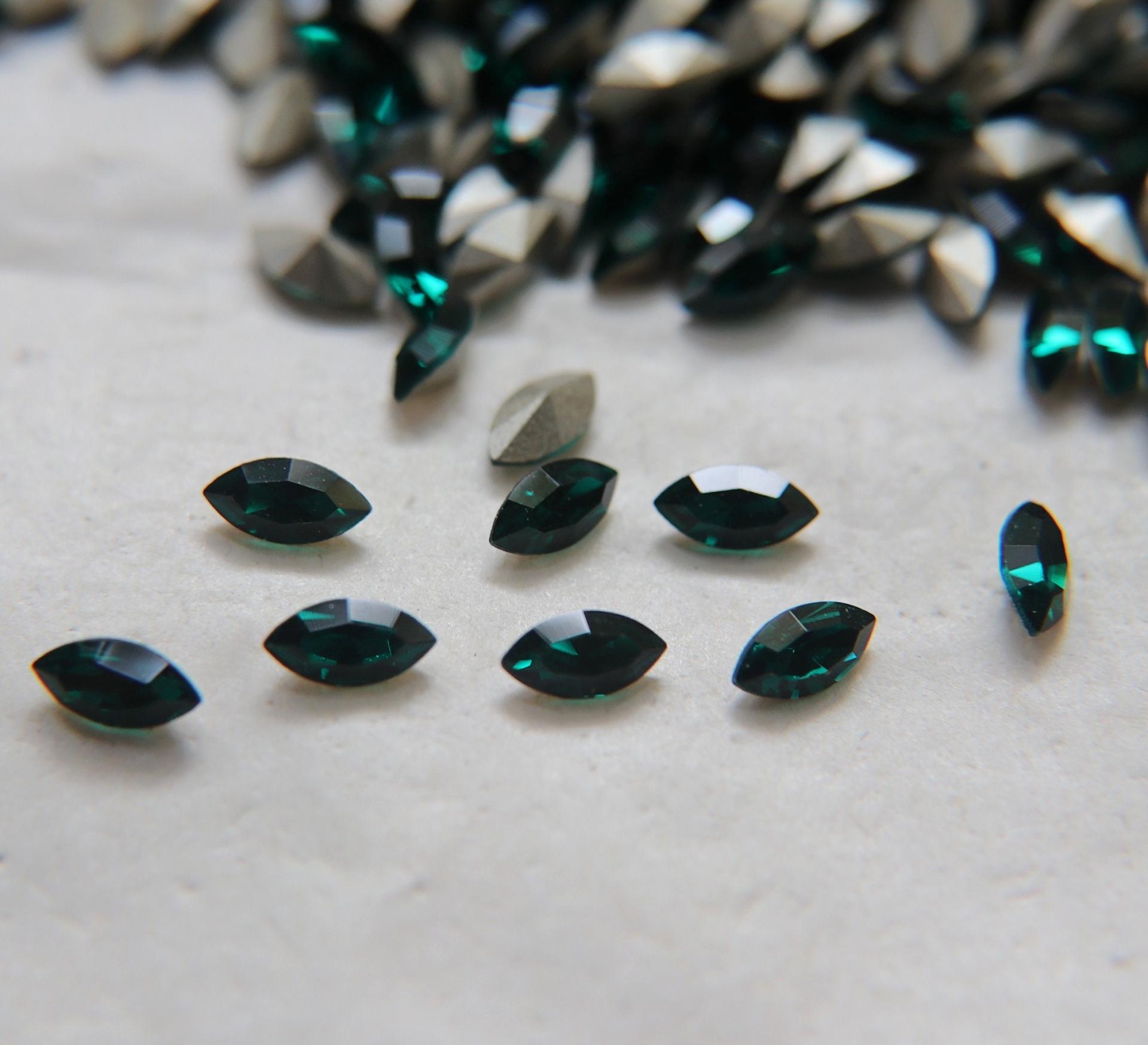 8X4 mm Vintage Swarovski fancy Navette in Emerald 36/72/144 Pieces Jewery making stones gemstones, fancy opal stones