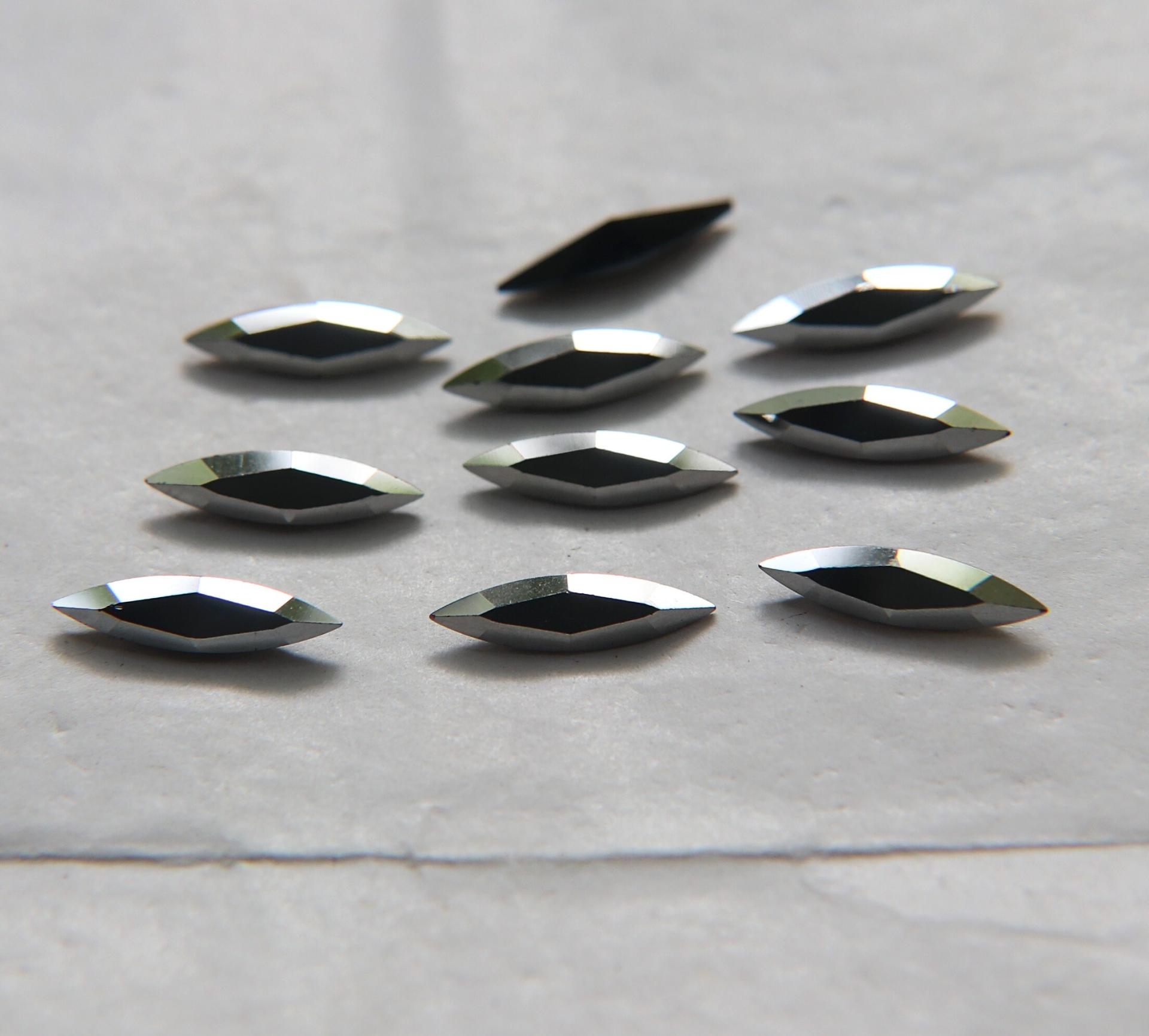 15x4mm Swarovski Jet Gunmetal Marquise, New Vintage Pointy Back Navette 4200 crystals, gold foil 6/24 Pieces Jewery making stones