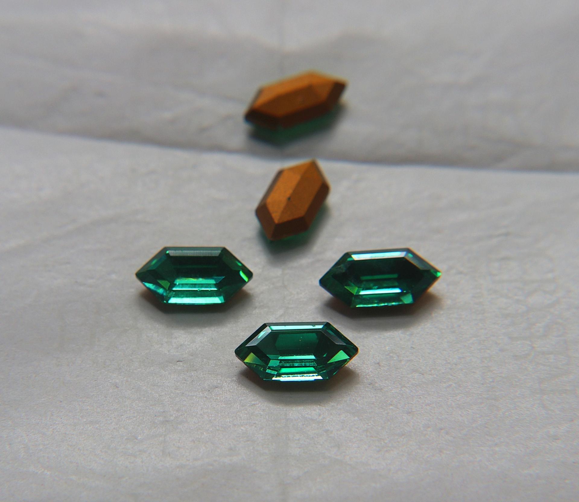 Vintage Swarovski 16.5 x 8.4mm Elongated Fancy rare stones (5 Colours) 6/12/36/144 Pieces gemstones, jewlery making, color zirconium