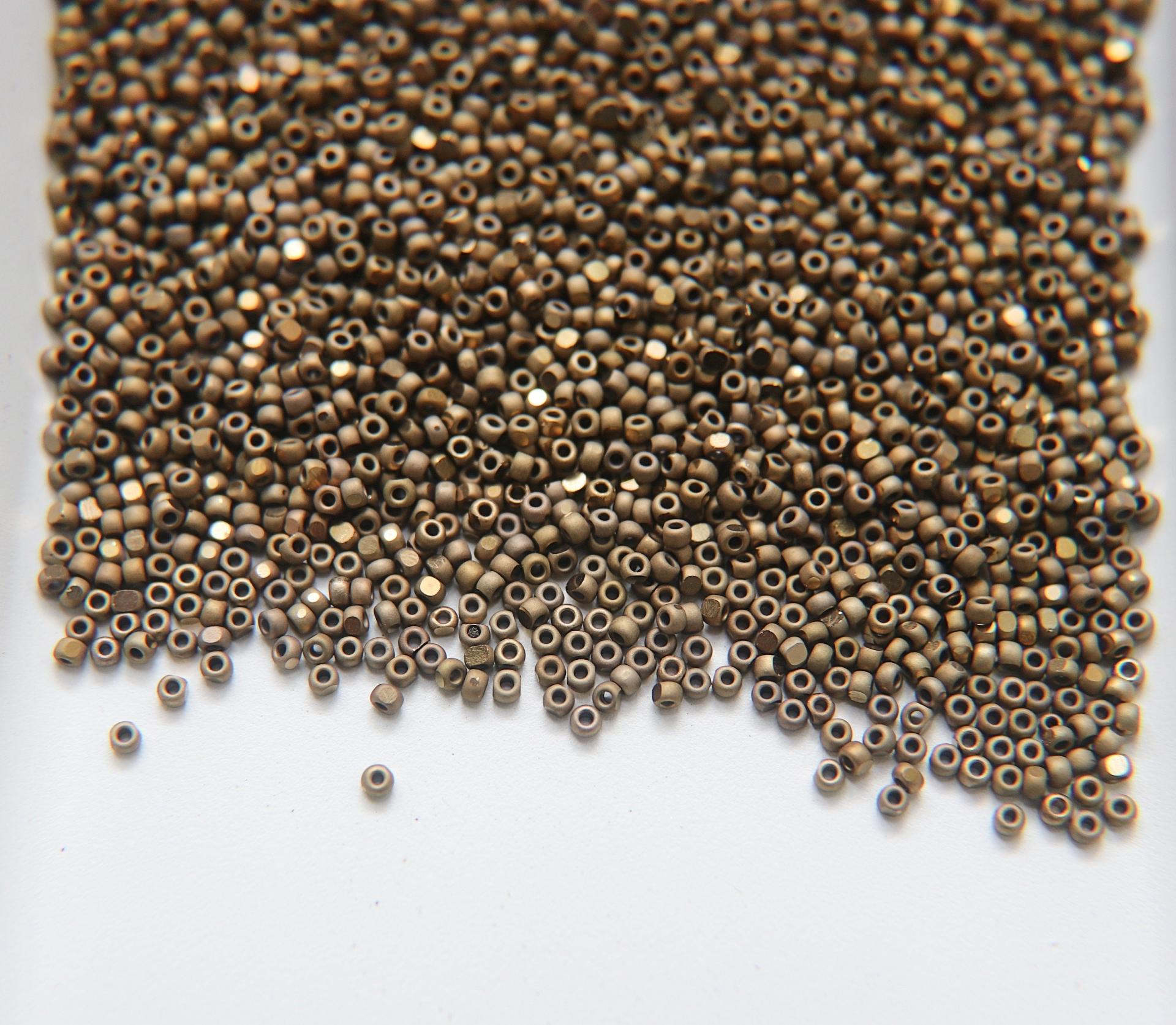 13/0 Charlotte Cut Beads MATT Dorado 5/10/20/50/250/500 Grams craft supplies, jewelry making, embroidery materials, vintage beads, rare