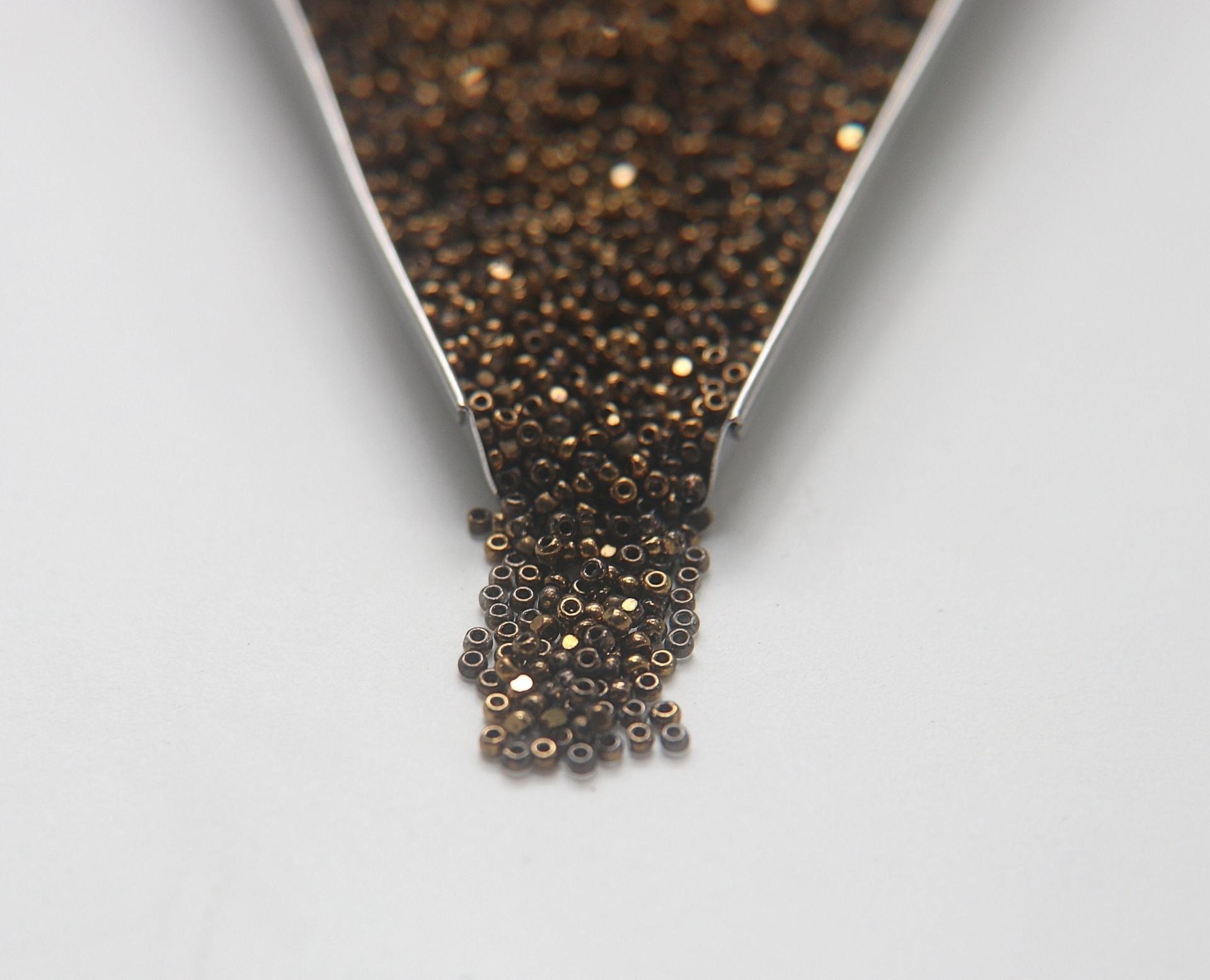 11/0 Charlotte Cut Beads Cocoa Dorado 10/20/50/250/500 Grams embroidery materials, jewelry making, vintage beads, rare finding, aurum