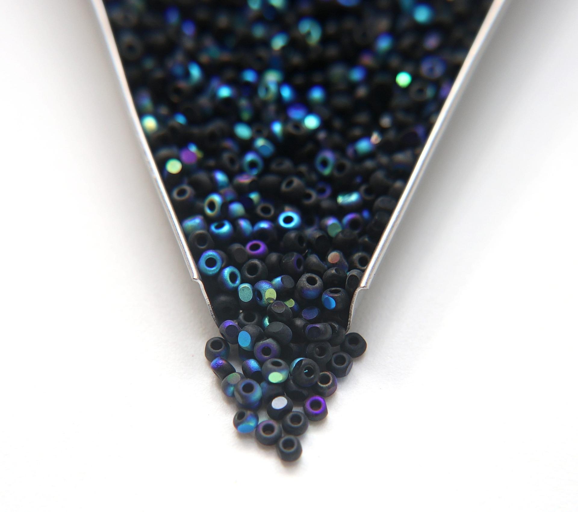 8/0 Charlotte Cut Beads Patina Matt Black Aurore Boreale PREMIUM SEED Beads jewelry supply native vintage findings