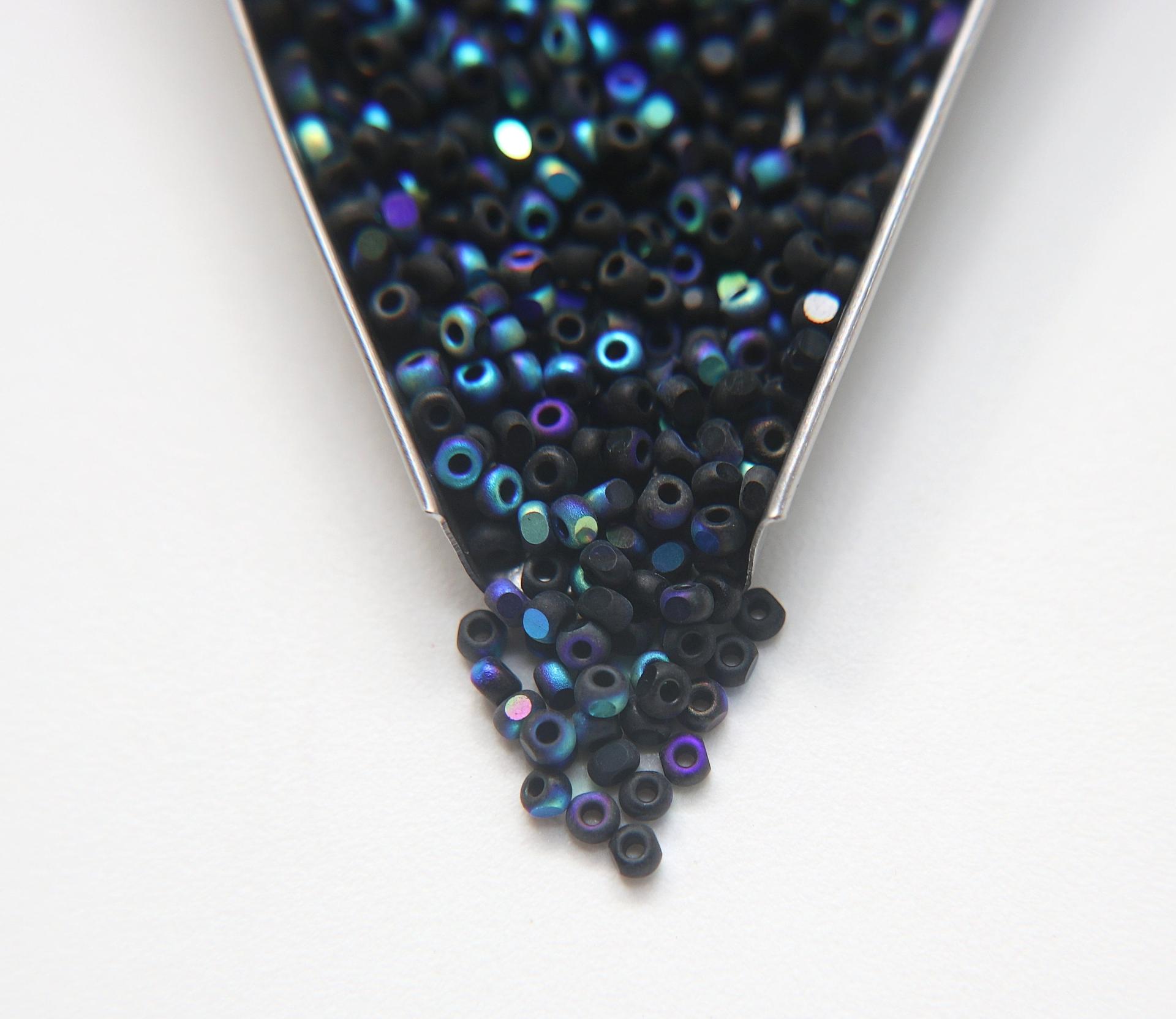 8/0 Charlotte Cut Beads Patina Matt Black Aurore Boreale PREMIUM SEED Beads jewelry supply native vintage findings