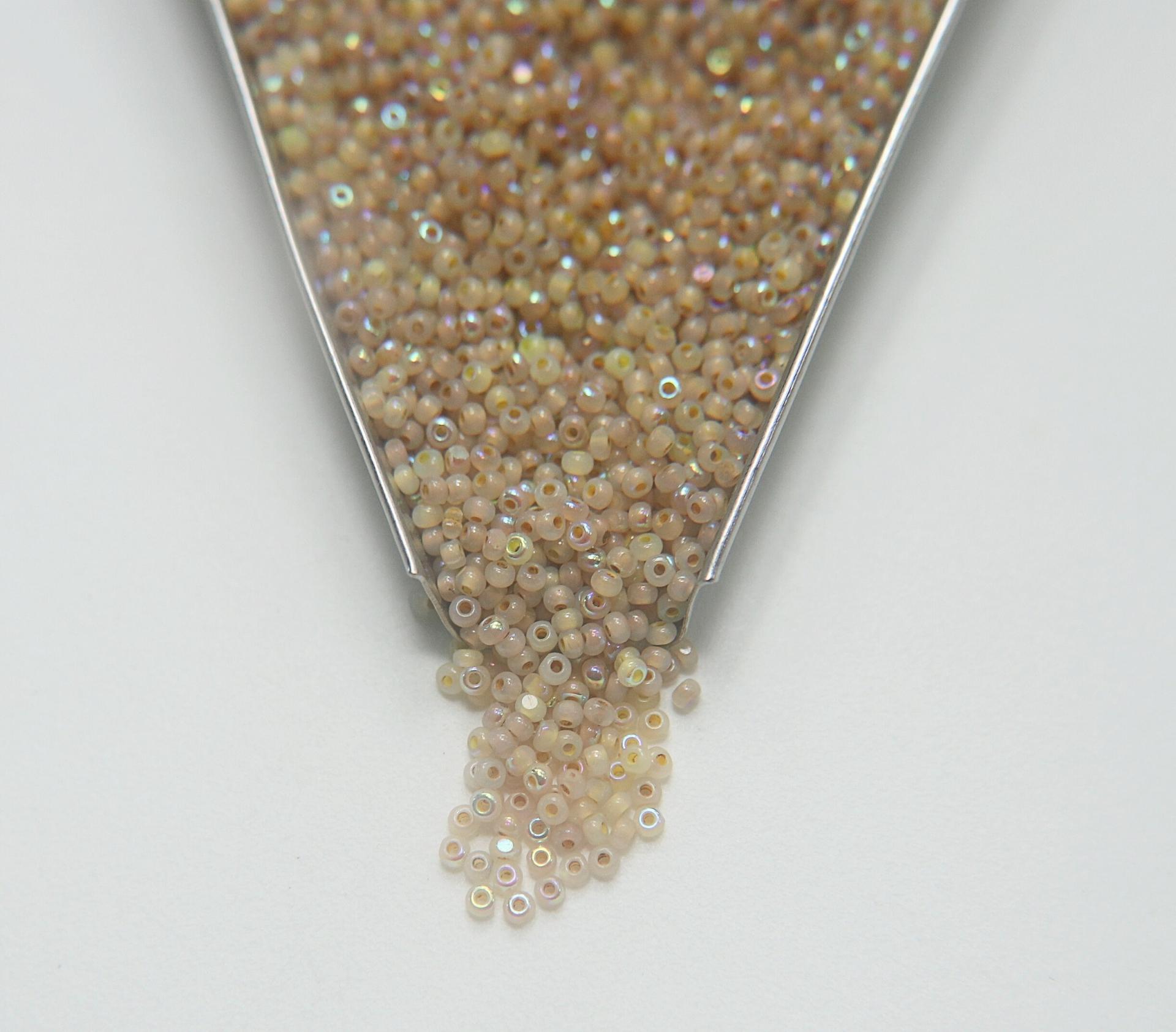 11/0 Charlotte true Cut Beads Patina Opal Neon Yellow Aurore Boreale loose beads embroidery materials native supply