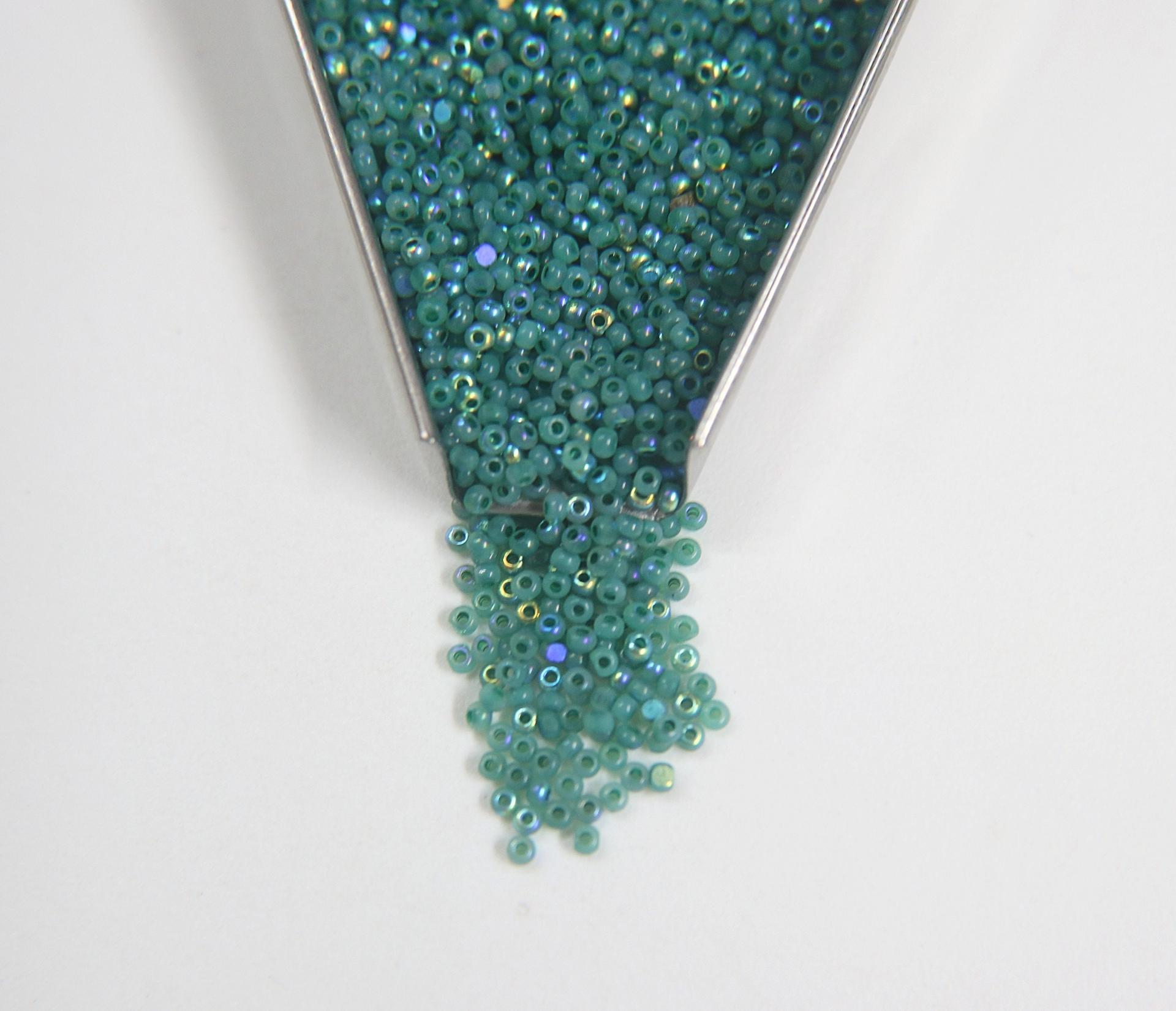 11/0 Charlotte true Cut Beads Patina Opal Neon Teal Green Aurore Boreale loose beads embroidery materials native supply