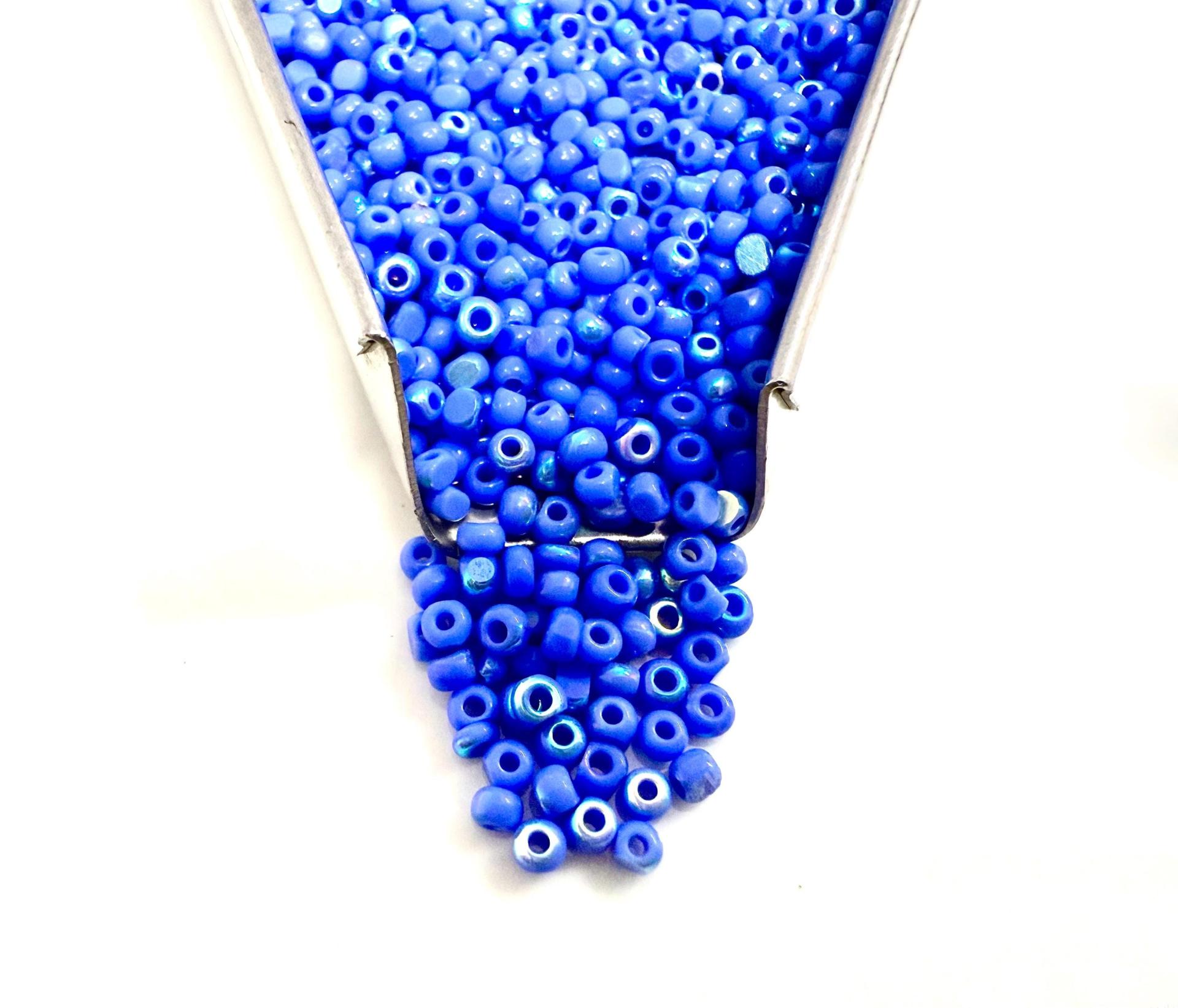 11/0 Charlotte Cut Beads Patina Opaque Light Blue Aurore Boreale PREMIUM MATERIALS native supply