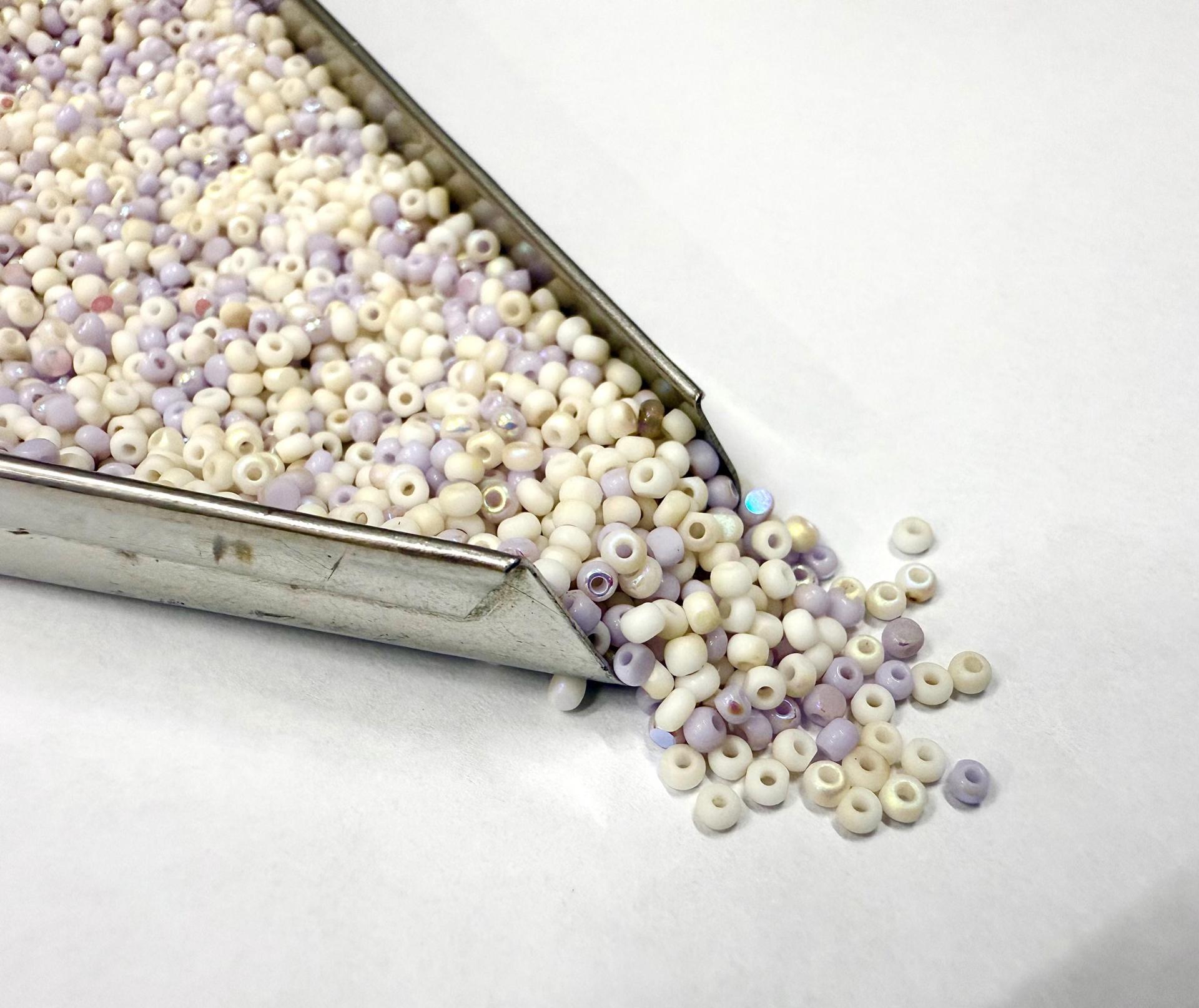 11/0 Charlotte Cut Beads Periwinkle Petal Mix