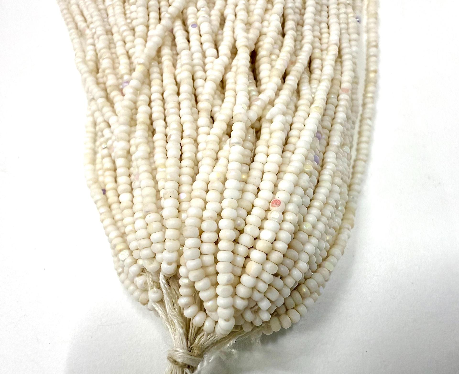 11/0 Hanks Charlotte Cut Beads Patina Matt Chalk White Aurore Boreale
