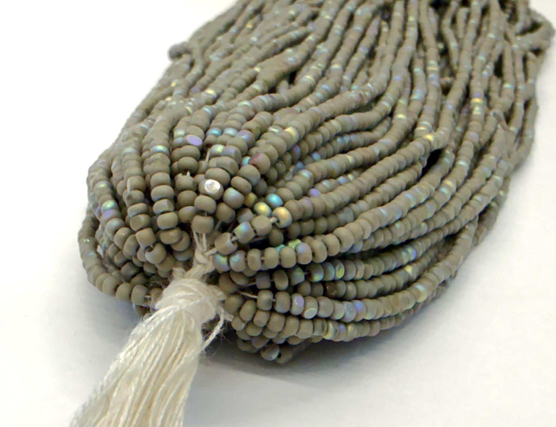 Charlotte Cut Seed Beads 11/0, Patina Matt Opaque Grey Aurore Boreale