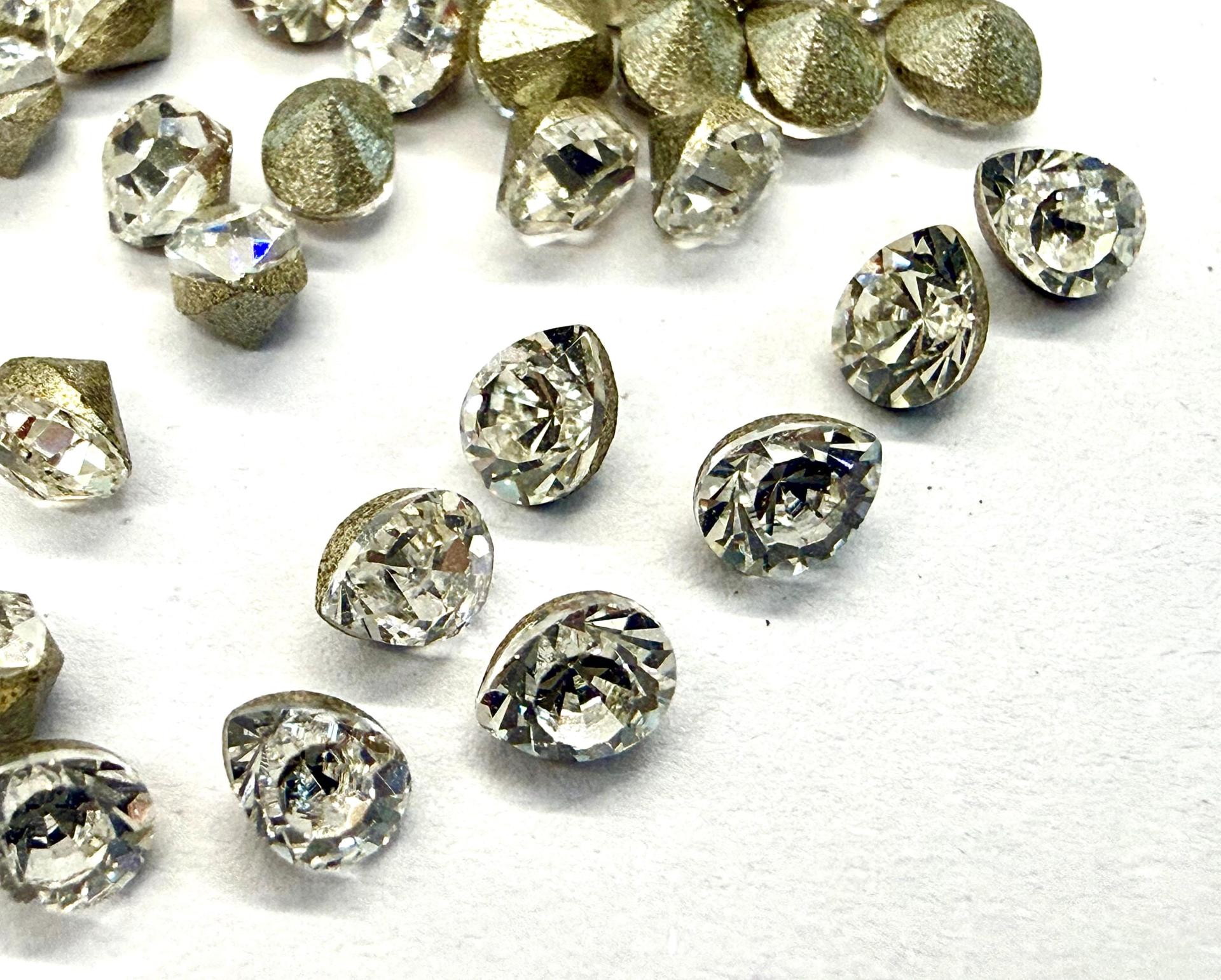 Vintage Swarovski 4x2 mm Crystal Pear Shape 4320 Premier Crystal Rhinestones (6 Pieces) gemstones, jewlery