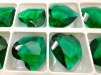 Swarovski Vintage 4827 Heart Rhinestones 28 mm in Emerald unfoiled fancy stones jewelry making
