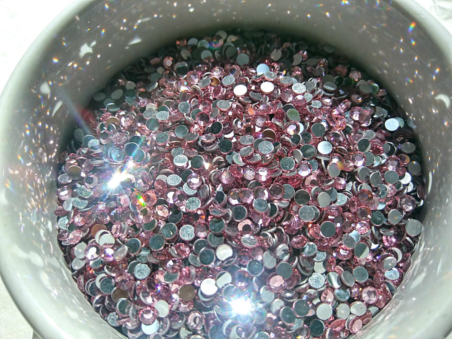 10/12SS Swarovski Flatbacks Light Rose Chaton Roses 2088 Made in Austria 72/144/720/1440 Pieces Nail art decoration