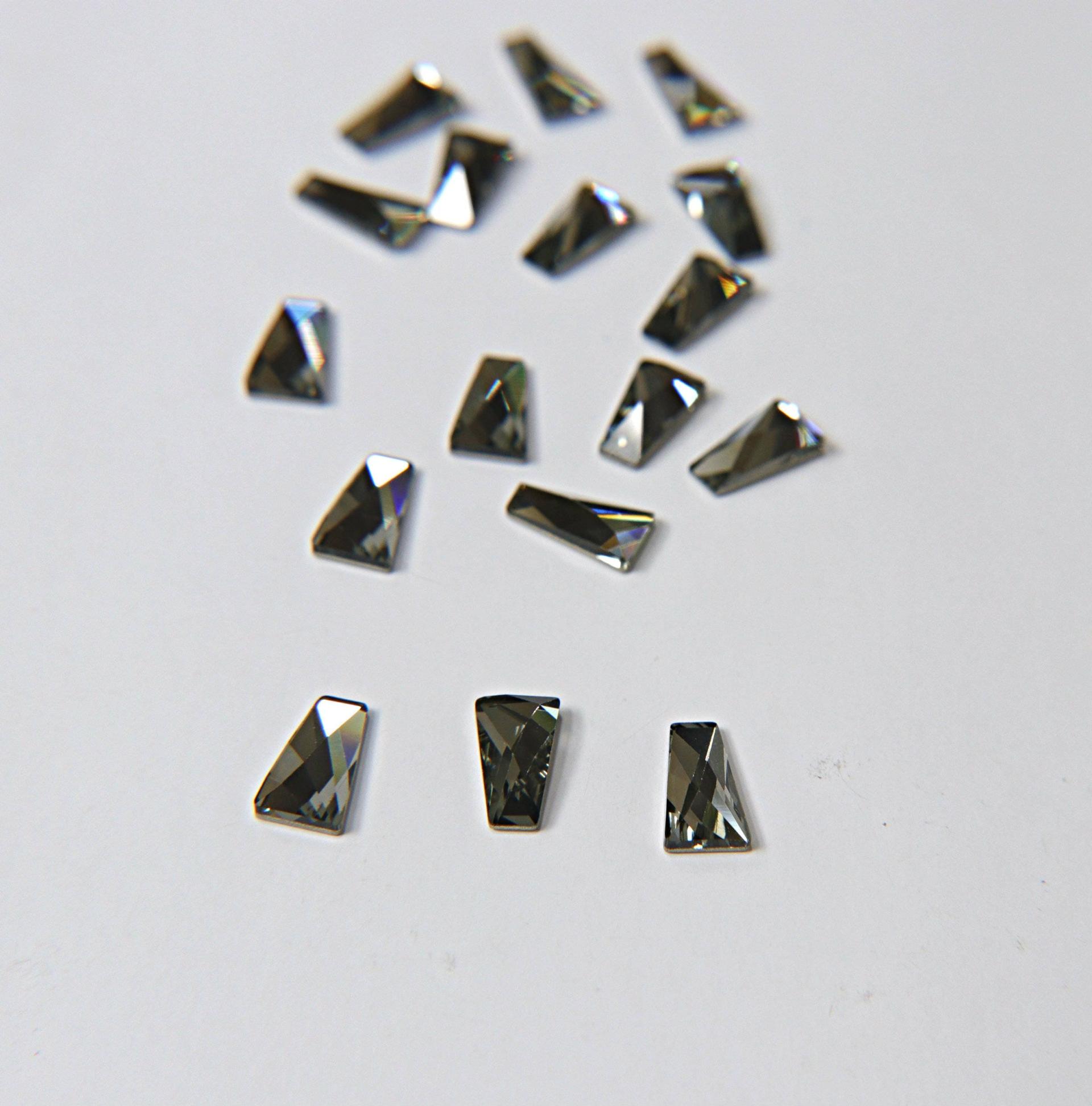 Swarovski 2770 12mm Wing Flatback non hotfix Black Diamond/Crystal Red Magma 6/24 Pieces