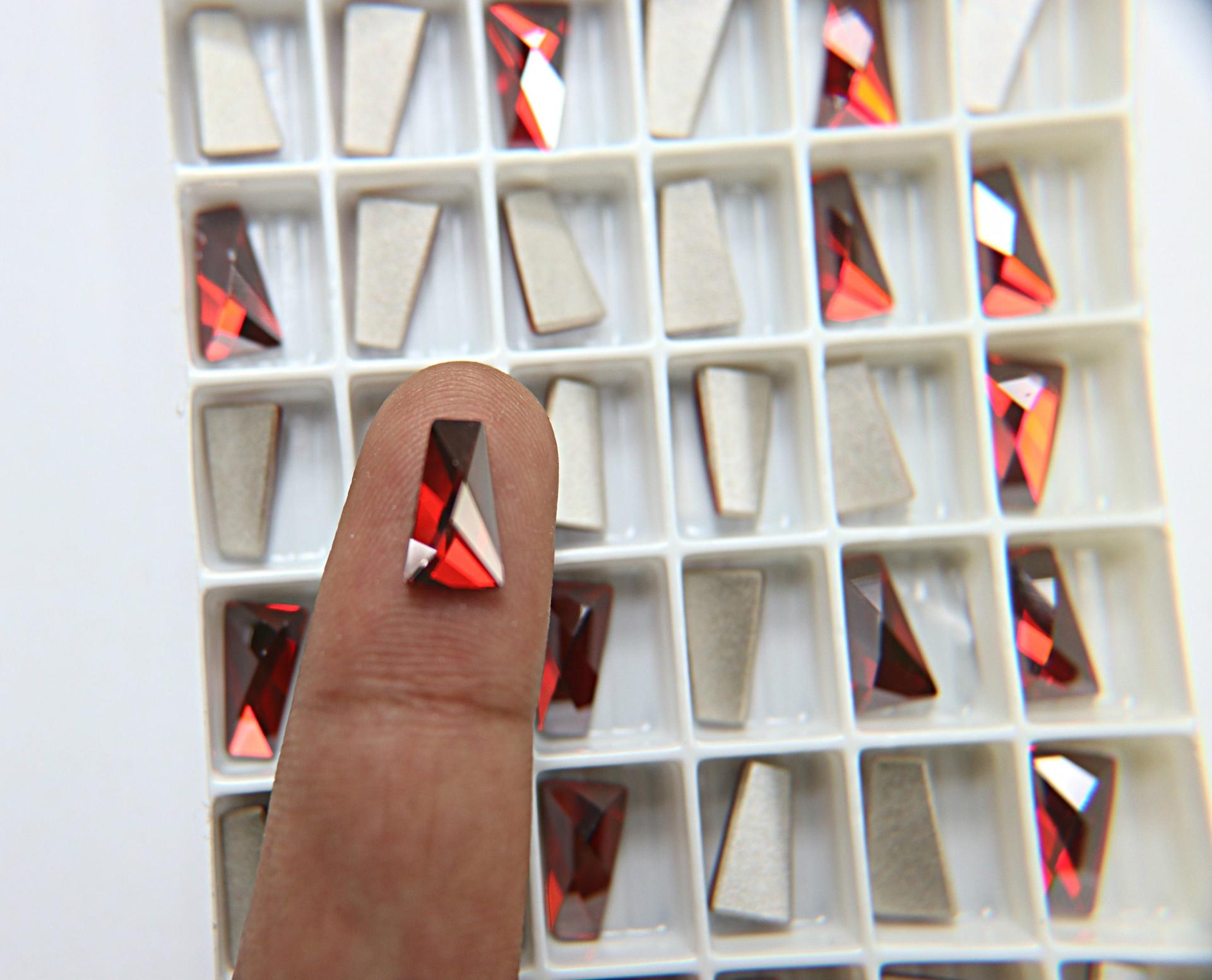 Swarovski 2770 12mm Wing Flatback non hotfix Black Diamond/Crystal Red Magma 6/24 Pieces