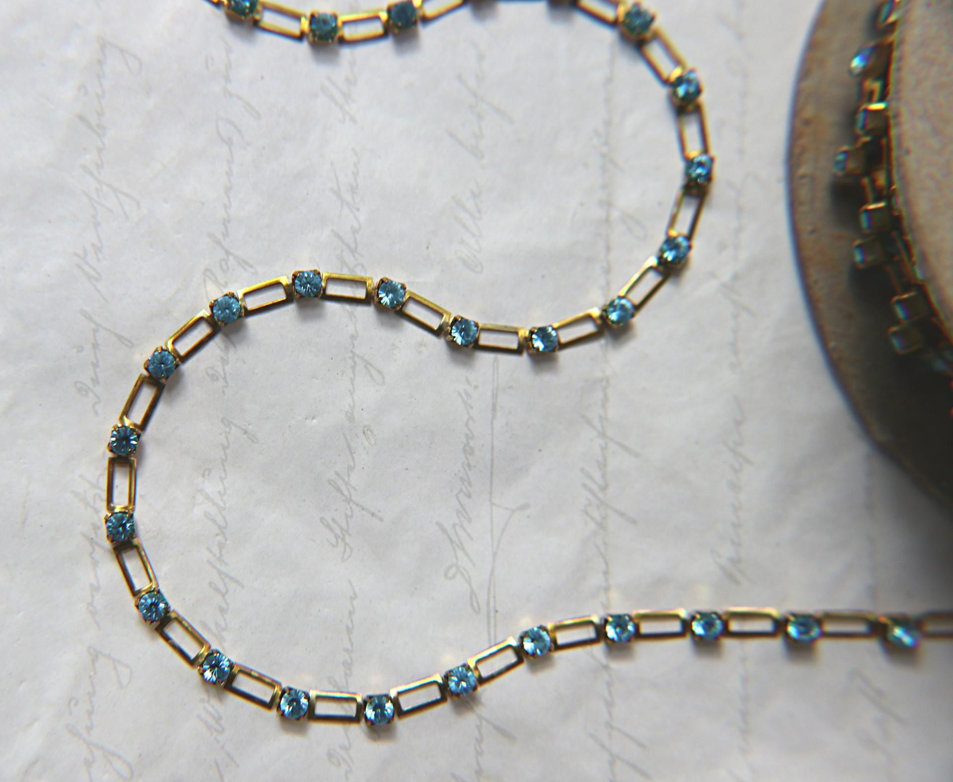 Vintage Swarovski Cupchains 272R4 - Round String 12ss in Aquamarine (3mm) 0.5/1/2/5 Meters