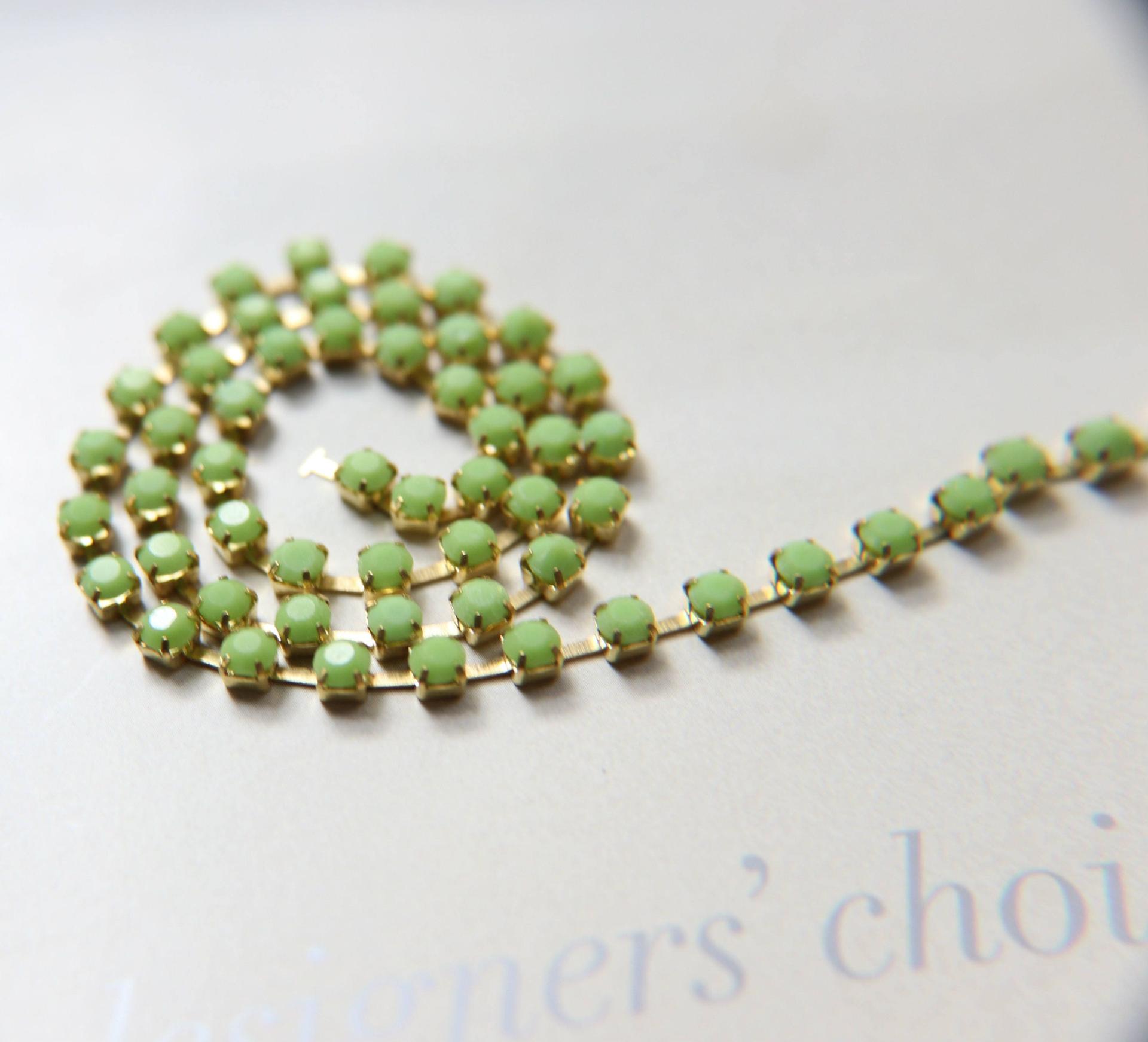 12 SS Rhinestone Chain Vintage Glass Vintage Chatons Opaque Peridot (3mm) 1/2/5/15 Meters Bridal Supplies, strass chains, craft supplies