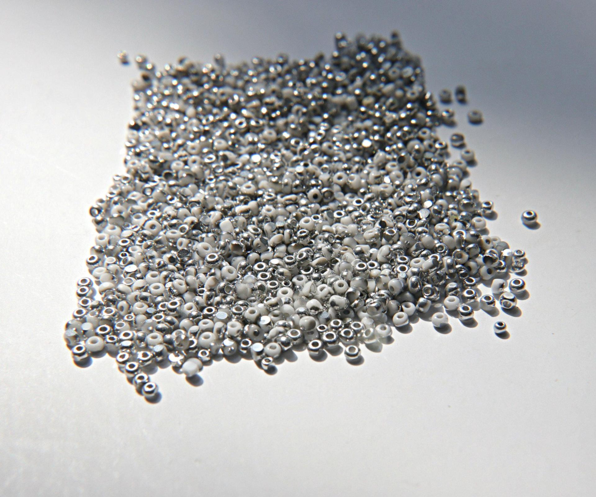11/0 Charlotte Cut Beads Patina Opaque Chalk White Silver 10/20/50/250/500 Grams 1300 Pieces