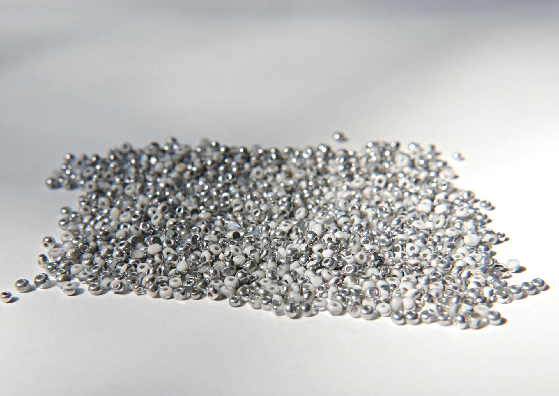 11/0 Charlotte Cut Beads Patina Opaque Chalk White Silver 10/20/50/250/500 Grams 1300 Pieces