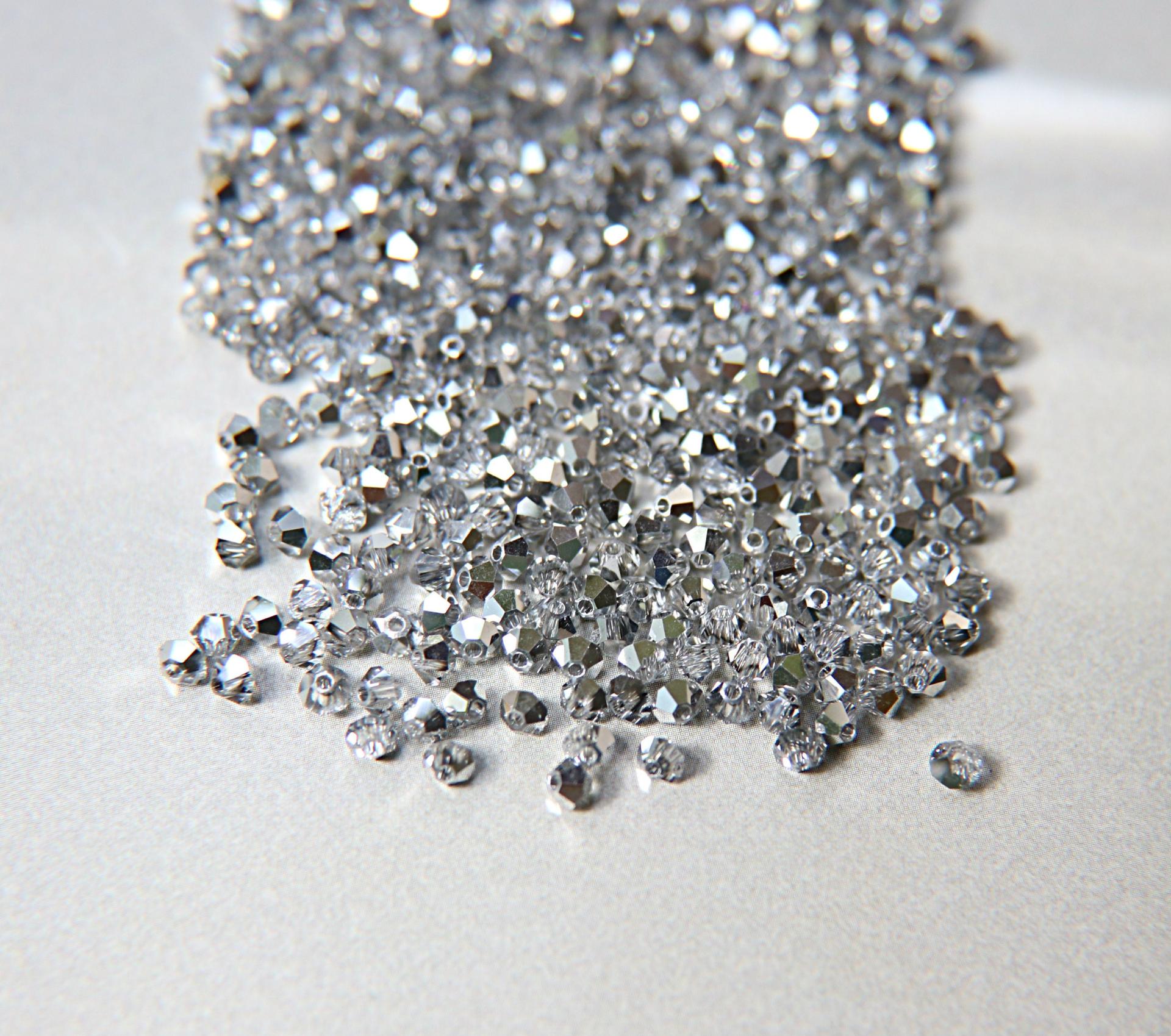 Swarovski (2.5mm) Crystal Metallic Crystal Comet Argent Light Bicones 36/72/144/432/1000 Pieces 5328