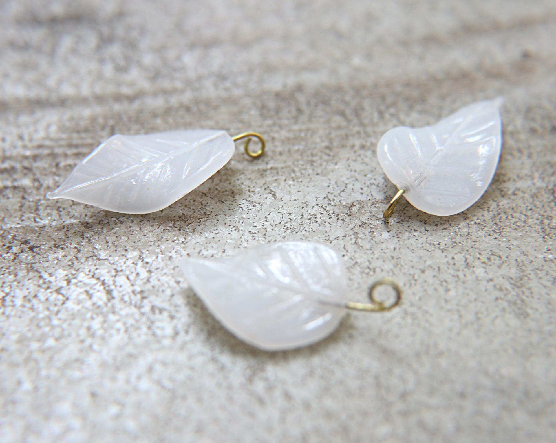 6 Iridescent White Alabaster Glass Leaf Drop Beads With Embedded Loop 35 x 17 MM Charms wedding decoration, vintage supply, jewelry making