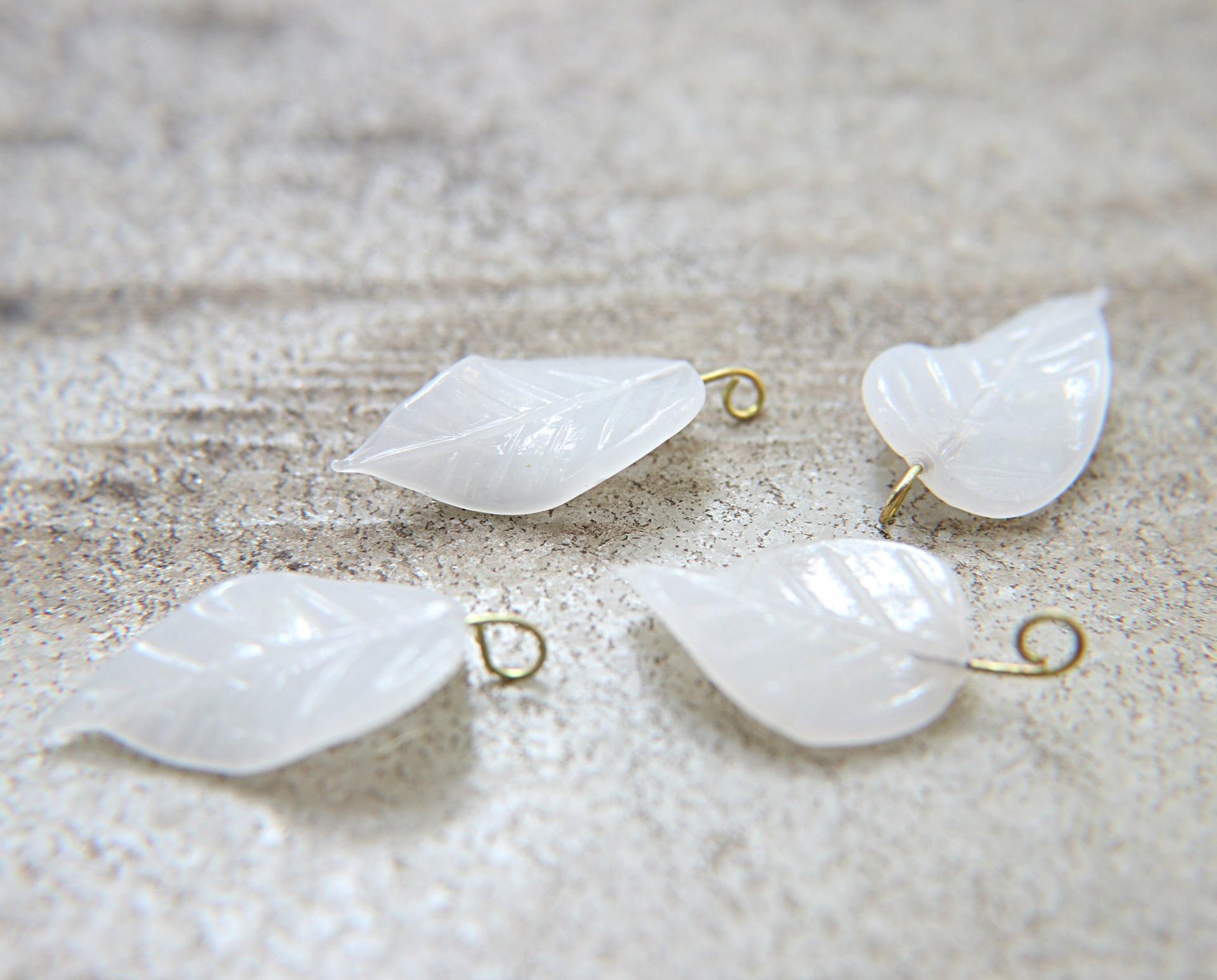 6 Iridescent White Alabaster Glass Leaf Drop Beads With Embedded Loop 35 x 17 MM Charms wedding decoration, vintage supply, jewelry making
