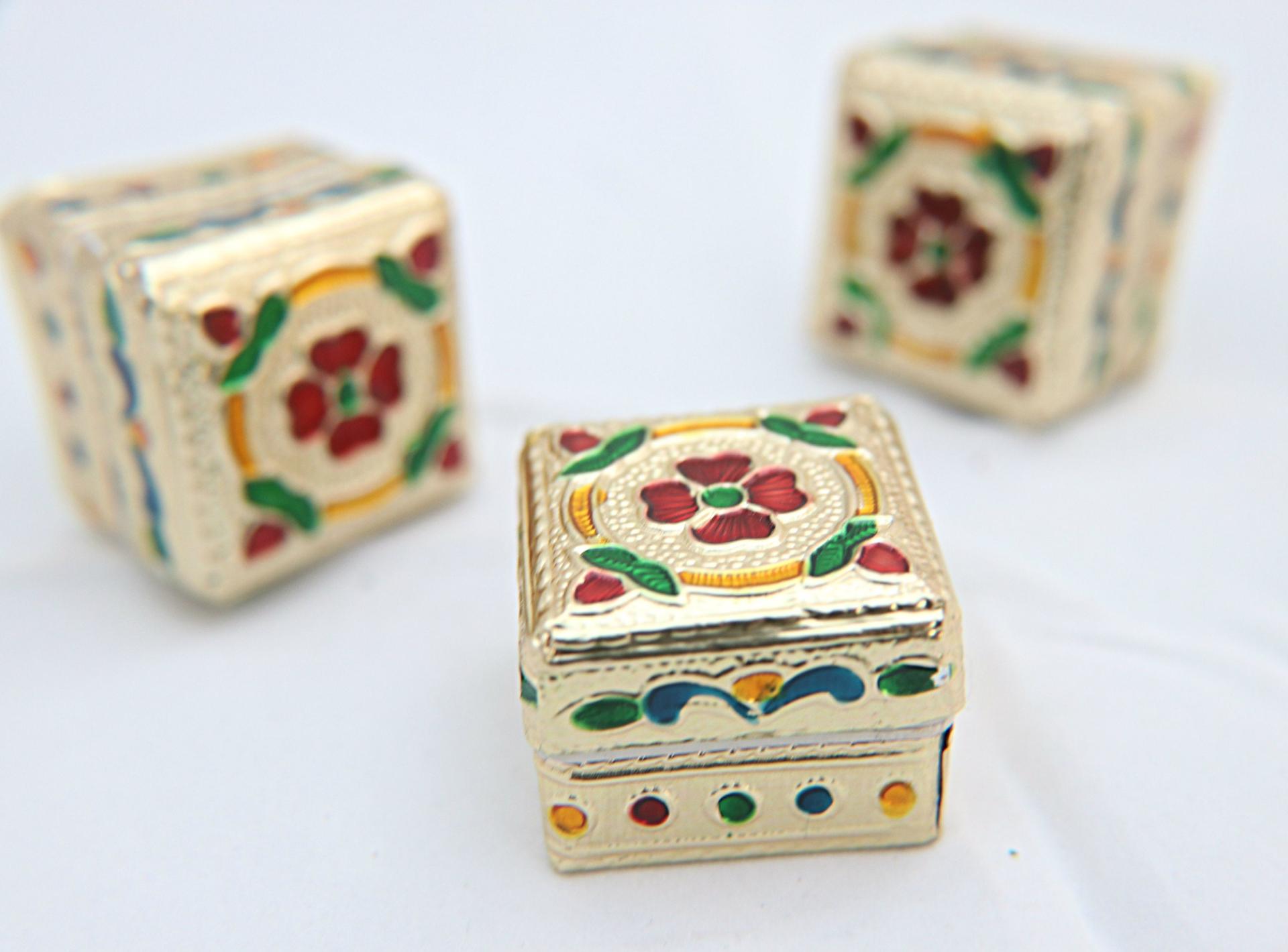 Little Metal covered vintage styled square gift box, hand painted pack
