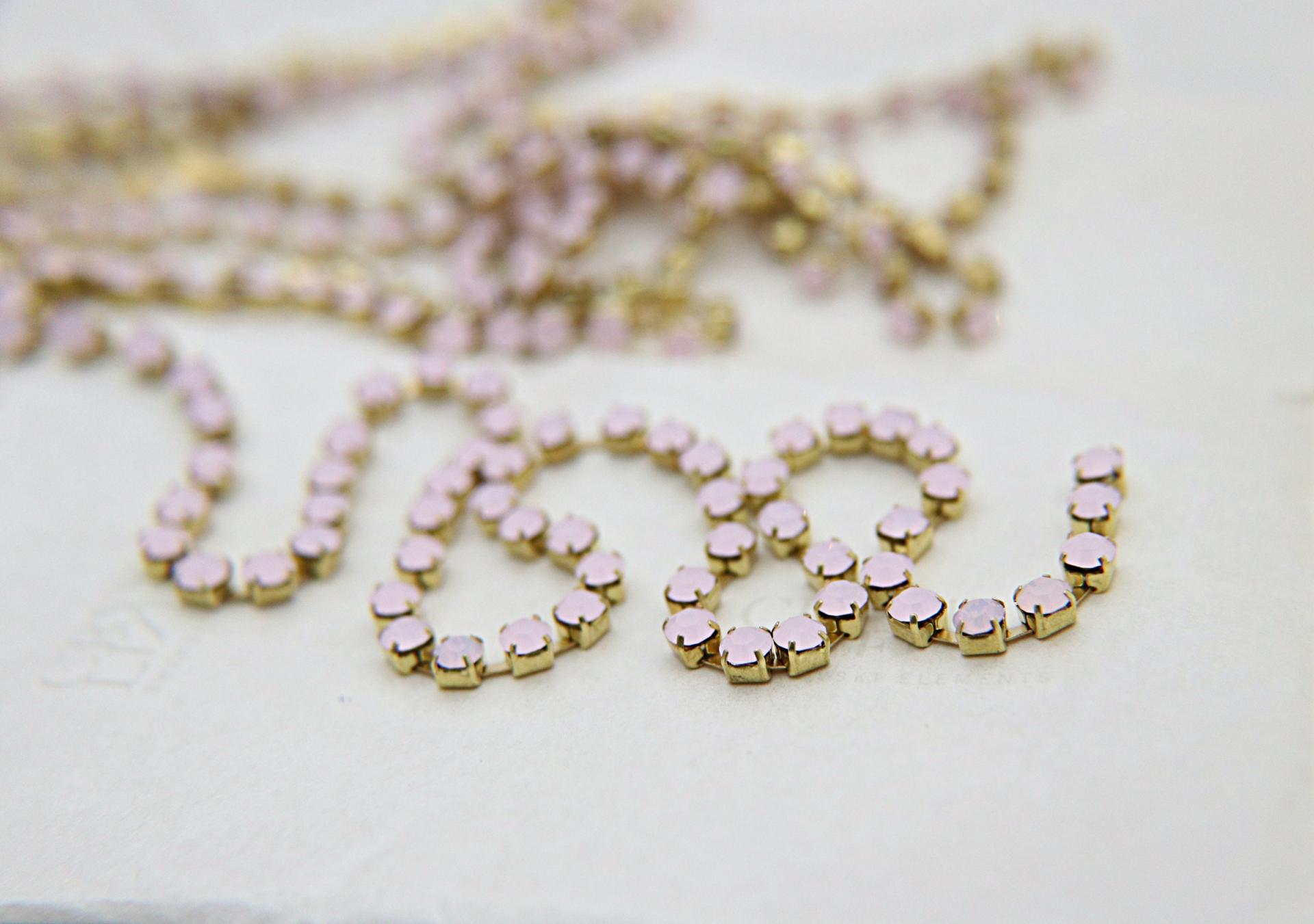 16 SS Rhinestone Chain Swarovski in Rose Water Opal 4mm 0.5/1/2/5/15 Meters vintage findings, strass chains
