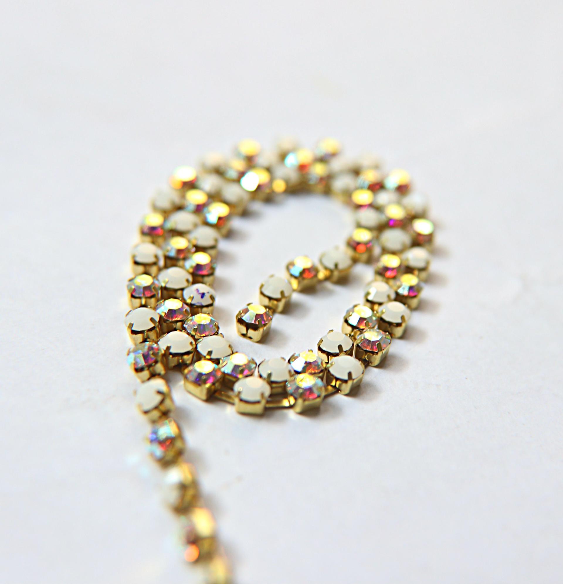 16 SS Rhinestone Chain Swarovski in White Alabaster & Crystal AB 4mm 0.5/1/2/5/15 Meters vintage findings, strass chains, premium findings