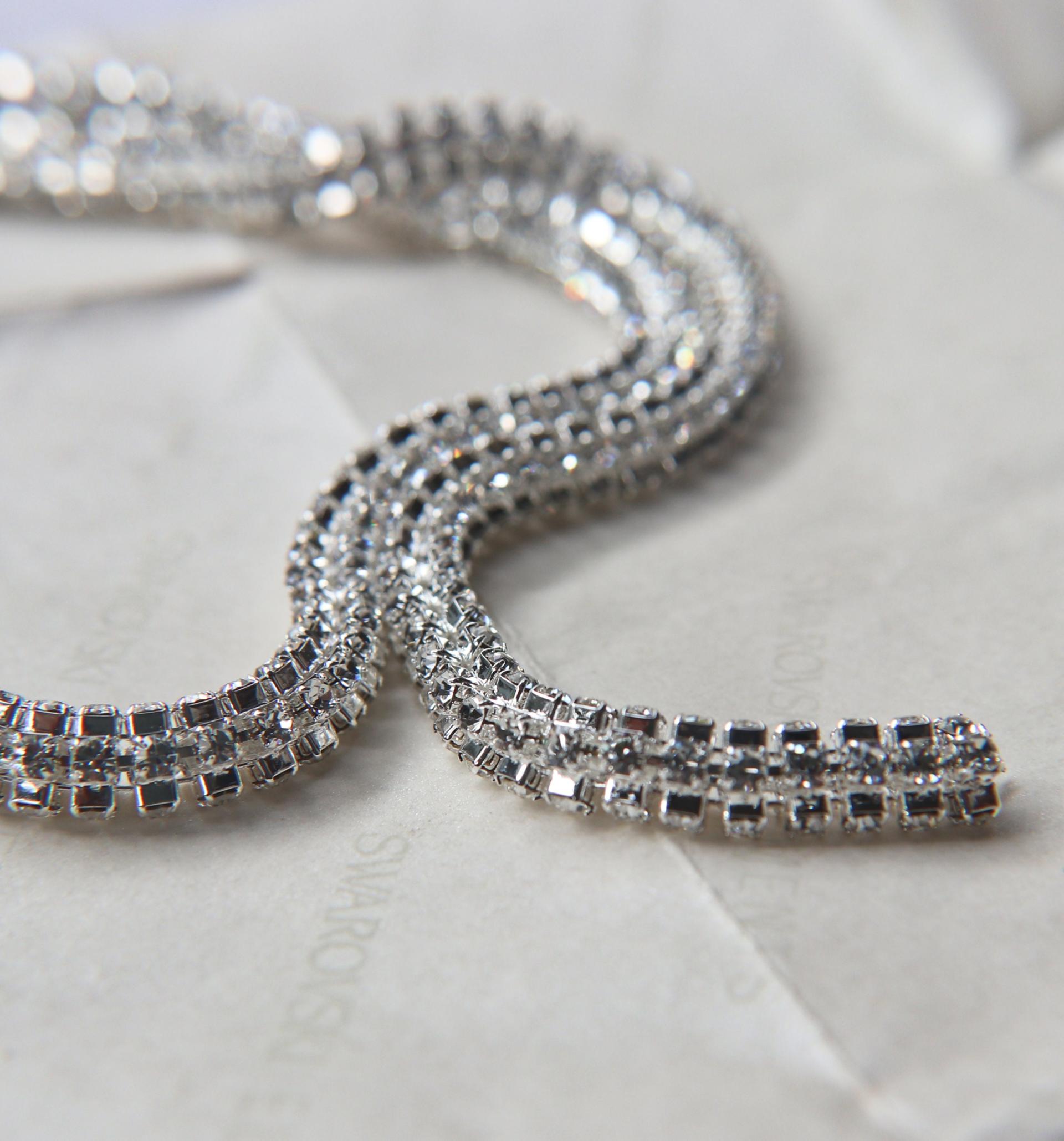 Swarovski Serpentine chain Round Rhinestone lace in Silver Plating 7mm thick for embellishments/Jewellery/couture inside (Hole 3mm) jacket