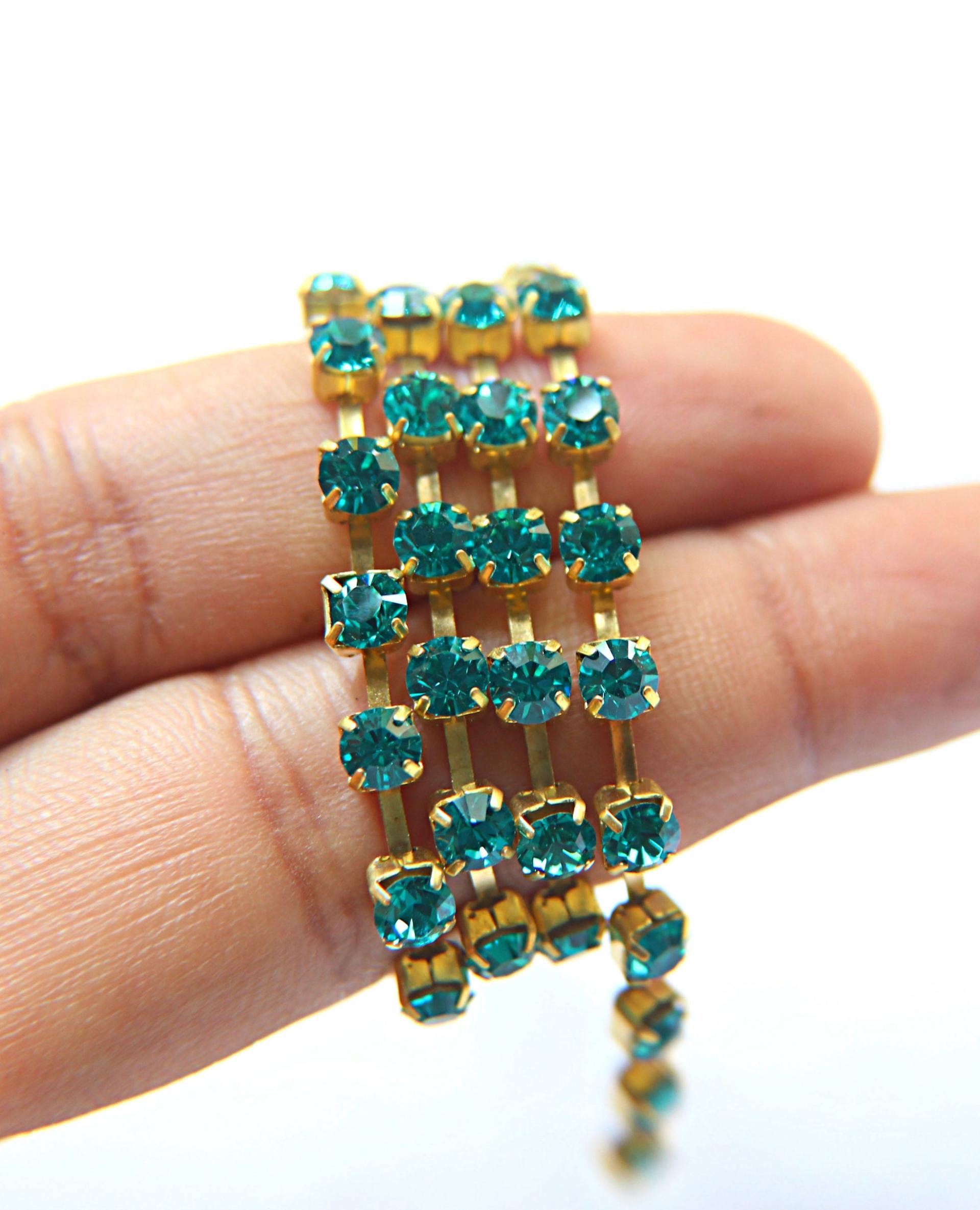 18ss Swarovski Rhinestone Chain in Blue Zircon (4.2mm) 0.5/1/2/5 Meters Bridal Supplies, Jewelry, vintage findings, embroidery materials