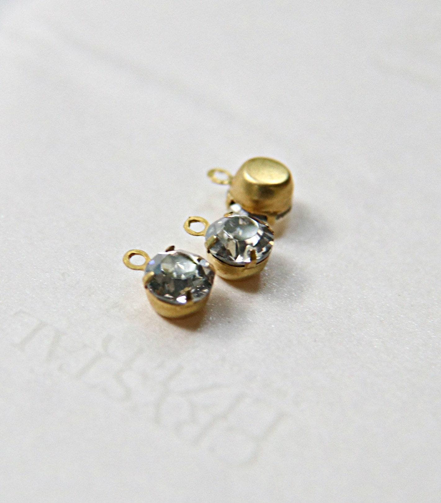 Swarovski 6mm Round setting drop one loop in Crystal Silver Shade 28ss 12/24/100/500 Pieces jewelry supplies in Brass/Vintage Black