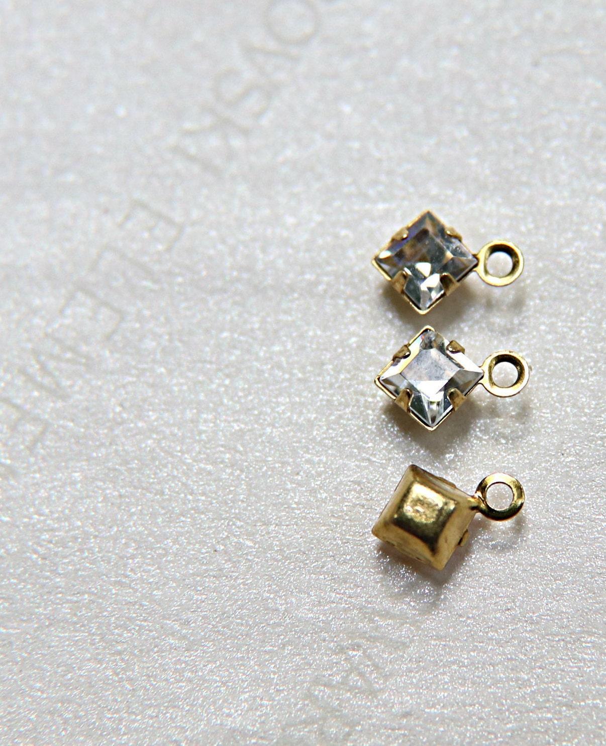 Swarovski 4mm fancy stone square setting drop one loop in 15 Colors 6/12/36/144/720 Pieces premium jewelry supplies in Brass setting charms