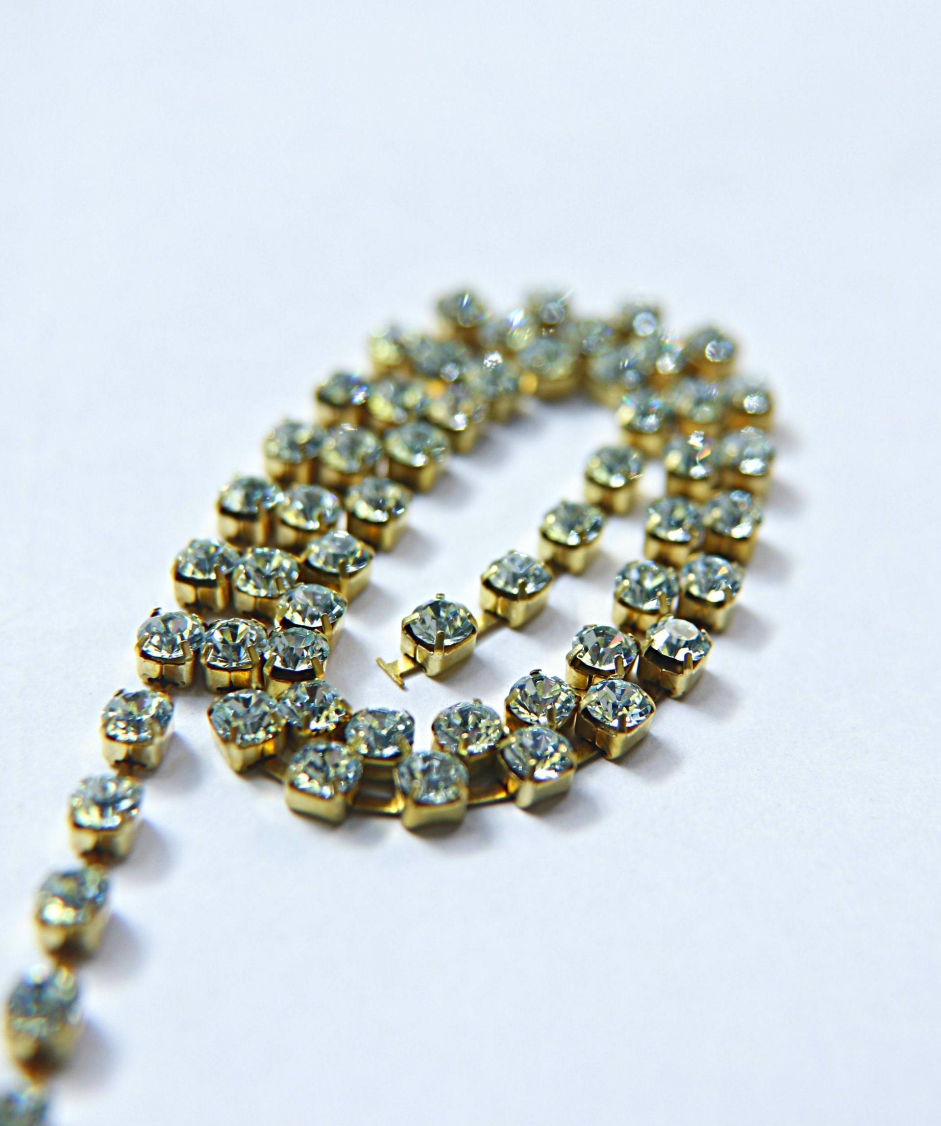 18ss Swarovski Rhinestone Chain in Light Azore 0.5/1/2/5 Meters Bridal Supplies, Jewelry Making, vintage findings, embroidery materials