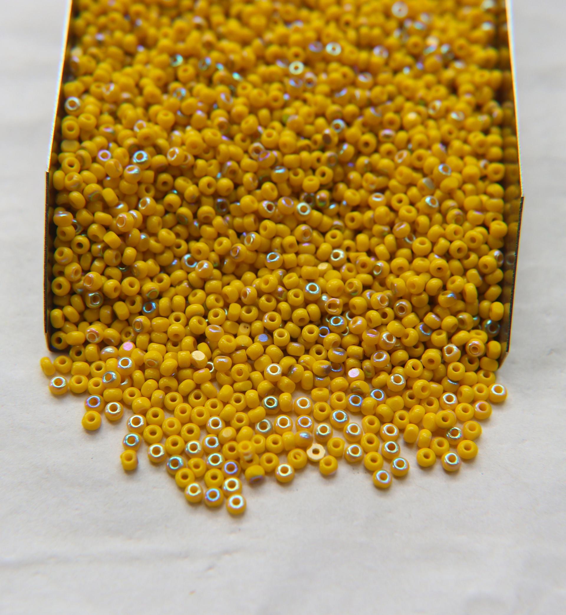 11/0 Charlotte Cut Beads Patina Opaque Yellow Aurore Boreale 10/20/50/250/500 Grams PREMIUM MATERIALS