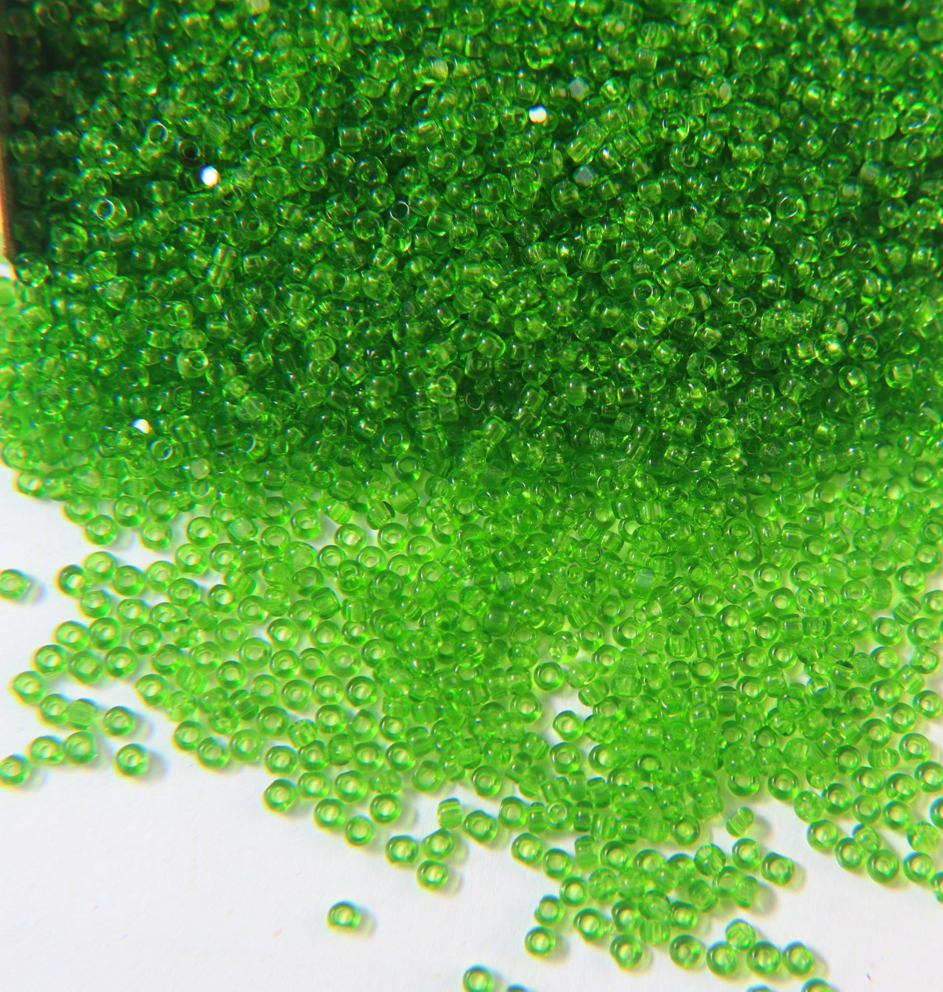 11/0 Charlotte true Cut Beads Transparent Light Kelly Green Loose Beads 10/20/50/250/500 Grams Native Beads Supplies