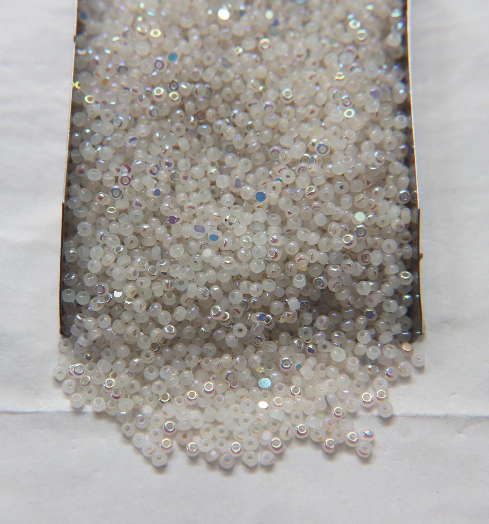 11/0 Charlotte Cut Beads Patina White Opal Aurore Boreale 10/20/50/250/500 Grams PREMIUM MATERIALS