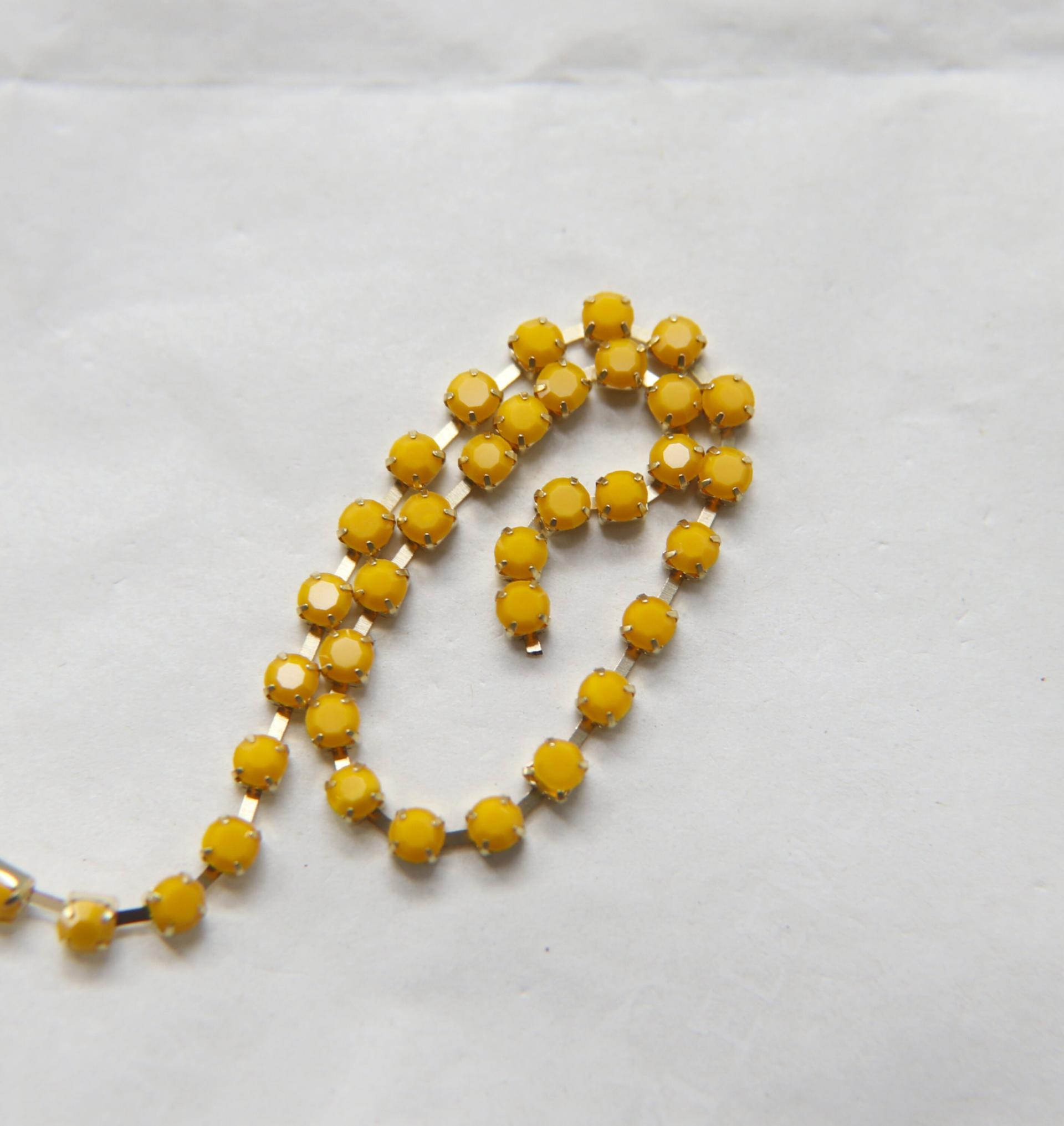 12SS Vintage Swarovski Cup Chain in Opaque Mutard Yellow 3mm Made in Austria 0.5/1/2/5 Meters strass chains, embroidery, craft supplies