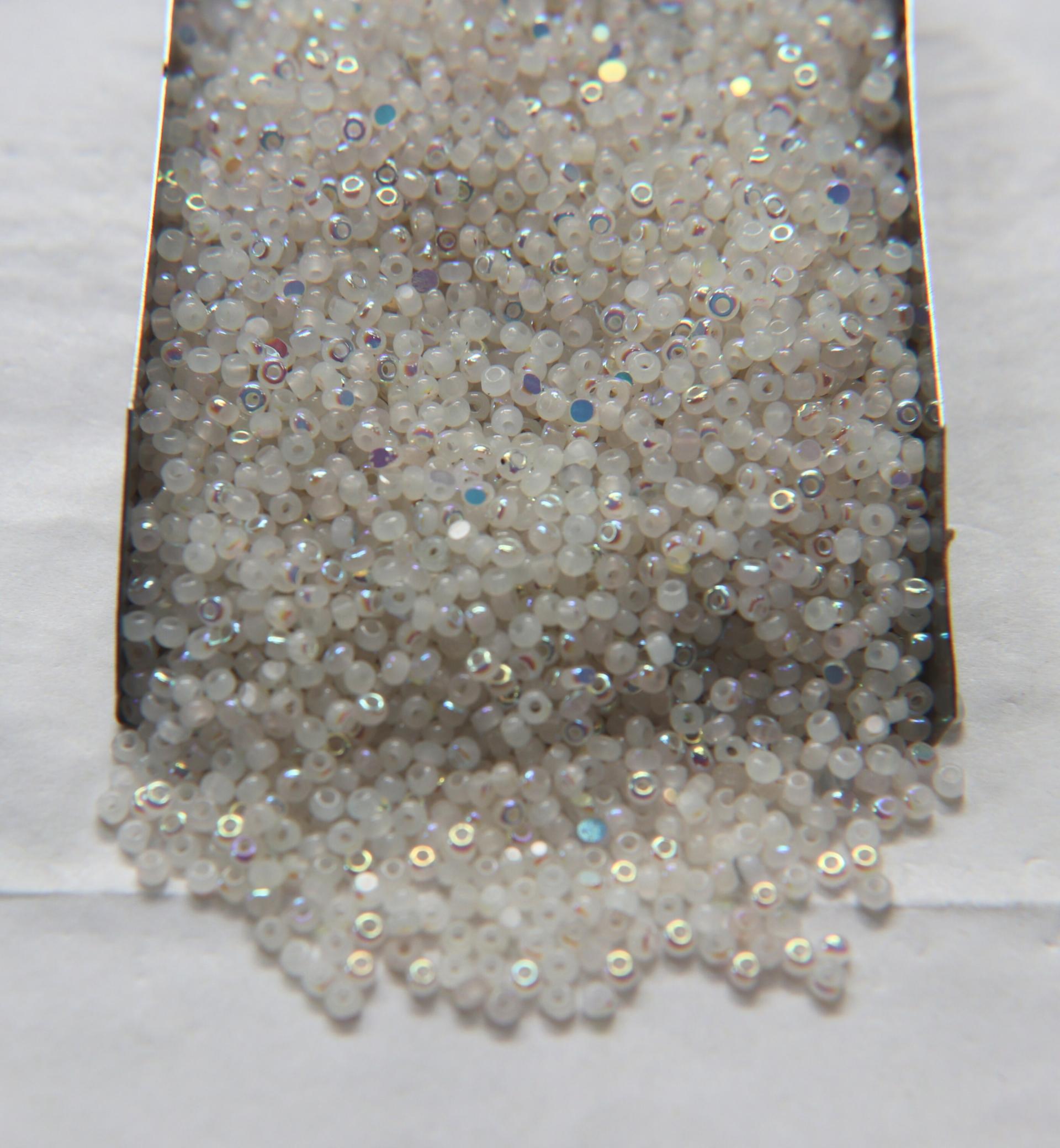 11/0 Charlotte Cut Beads Patina White Opal Aurore Boreale 10/20/50/250/500 Grams PREMIUM MATERIALS