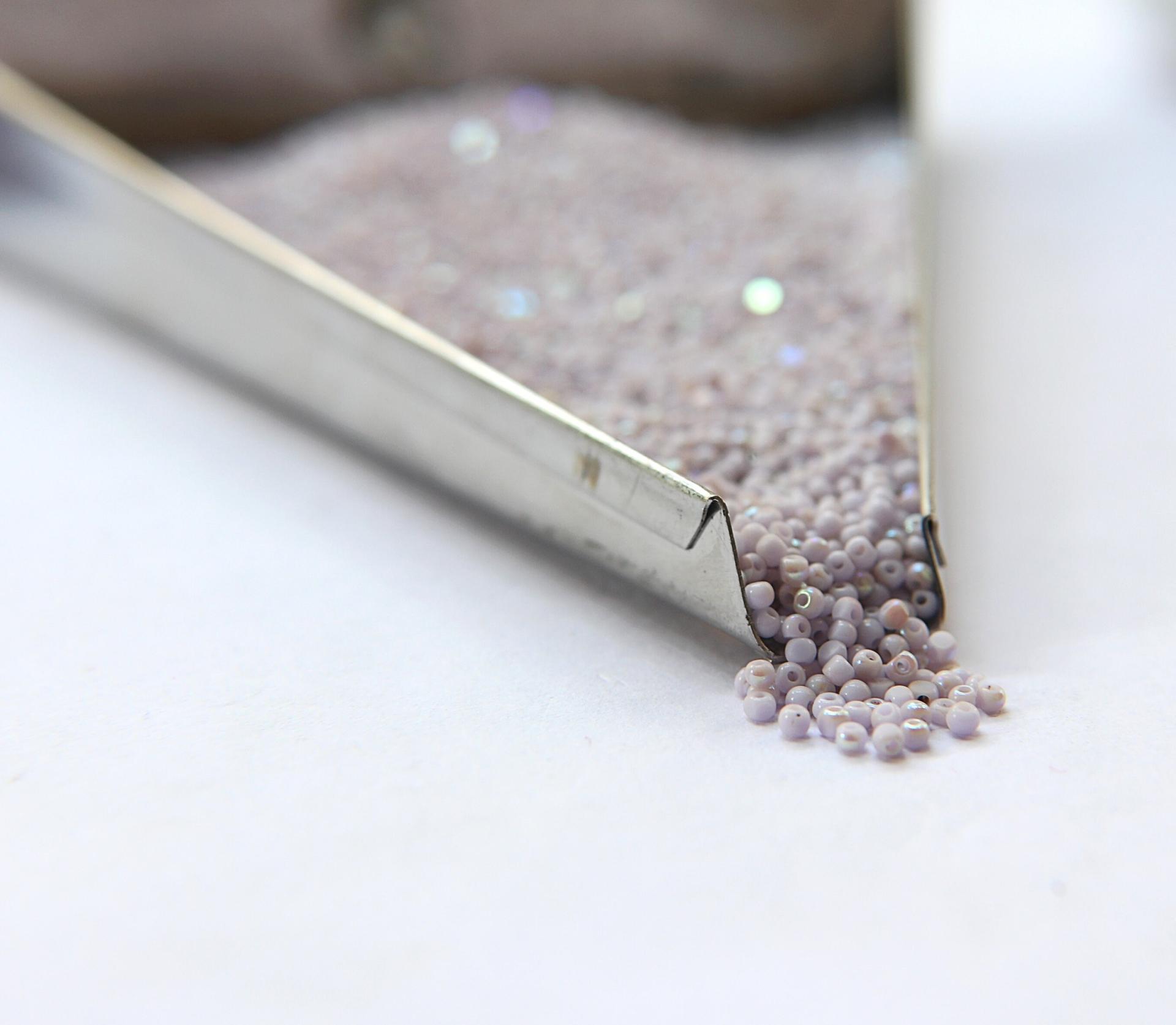 11/0 Charlotte Cut Beads Premium Patina Periwinkle Aurore Boreale 10/20/50/250/500 Grams PREMIUM MATERIALS