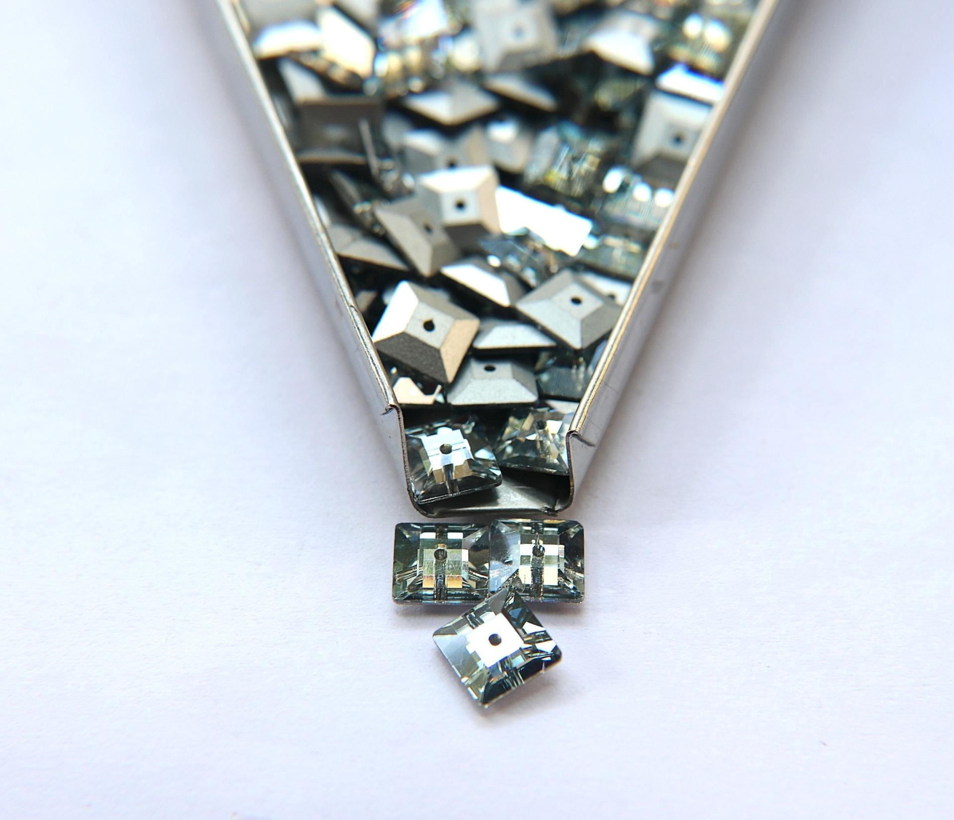 8mm Swarovski 3400 Square Lochrosen (3400) - 8 Colors 6/24/72/144 Pieces PREMIUM Vintage Materials